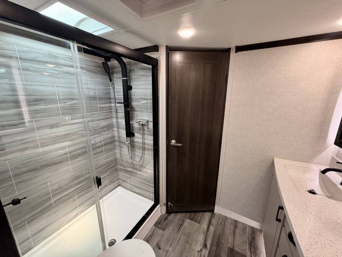 A photo of this 2022 Redwood REDWOOD 4001LK