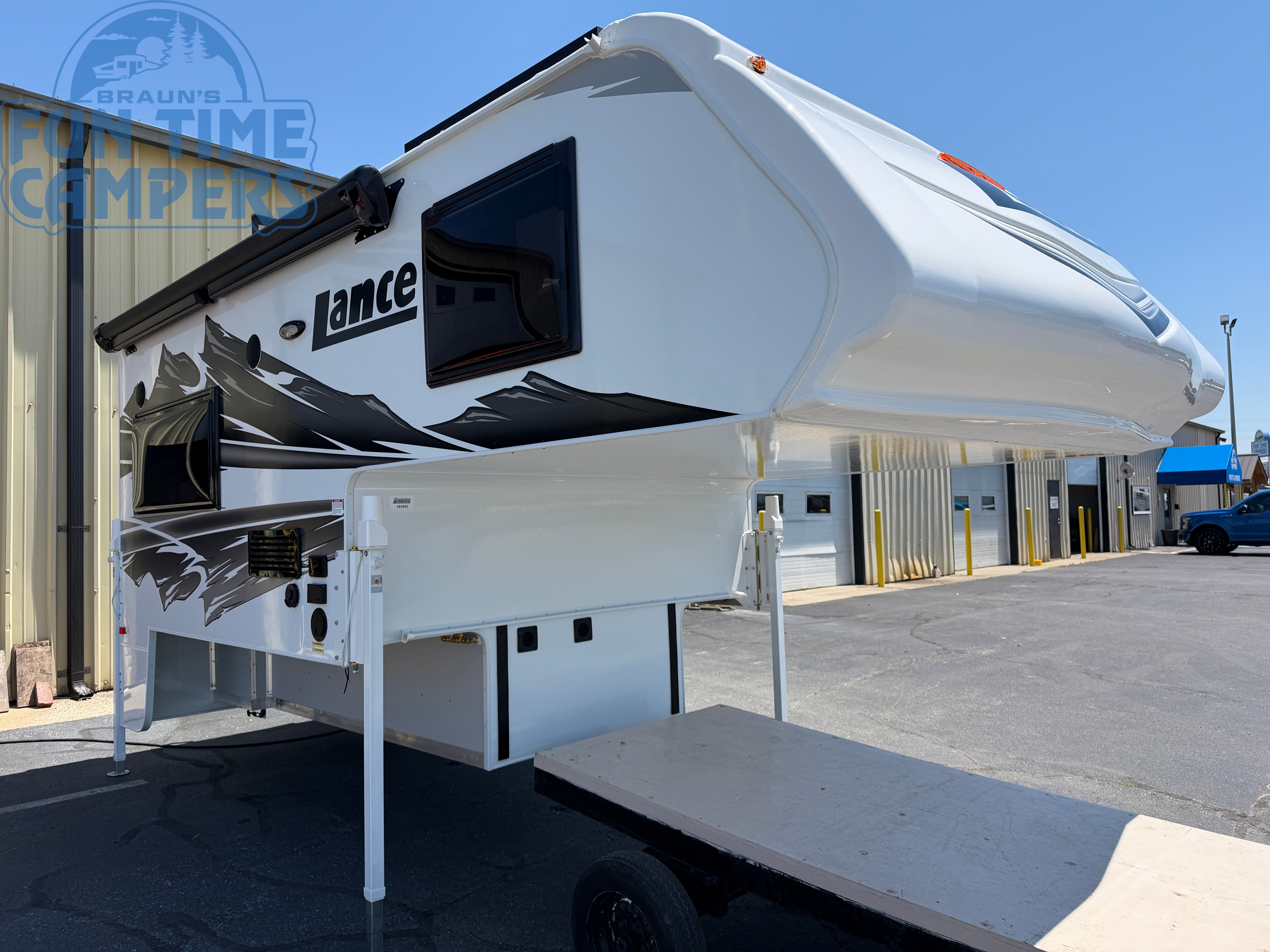 2027 Lance 850 TRUCK CAMPER in indianapolis IN