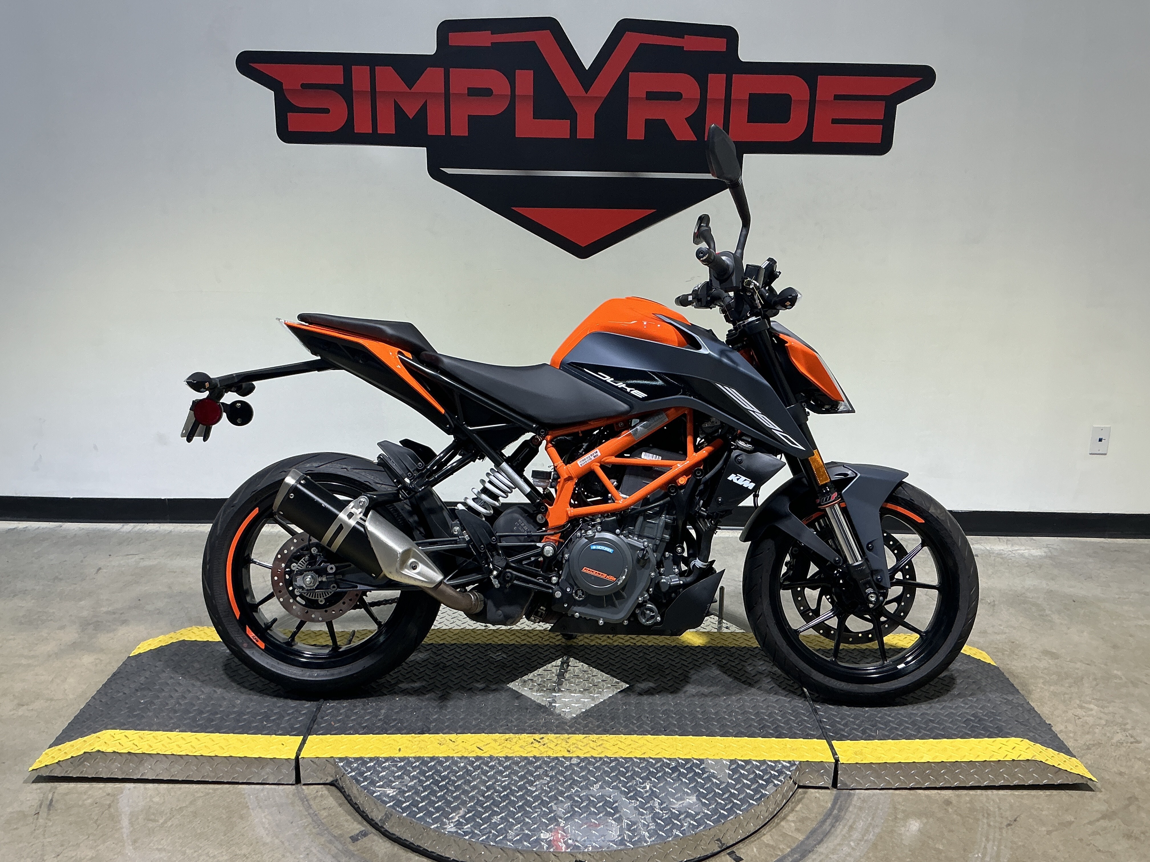 2023 KTM 390 Duke DUKE in Eden Prairie, MN