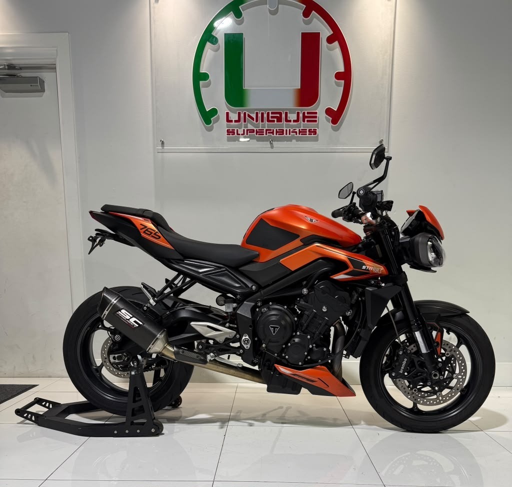 2025 Triumph Street Triple 765 R 765 R in Miami, FL