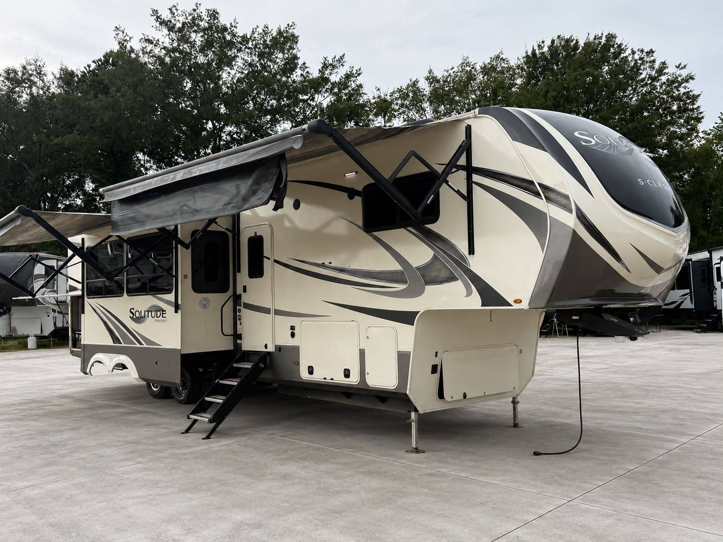 2021 Grand Design SOLITUDE S-CLASS 3740BH in porter TX