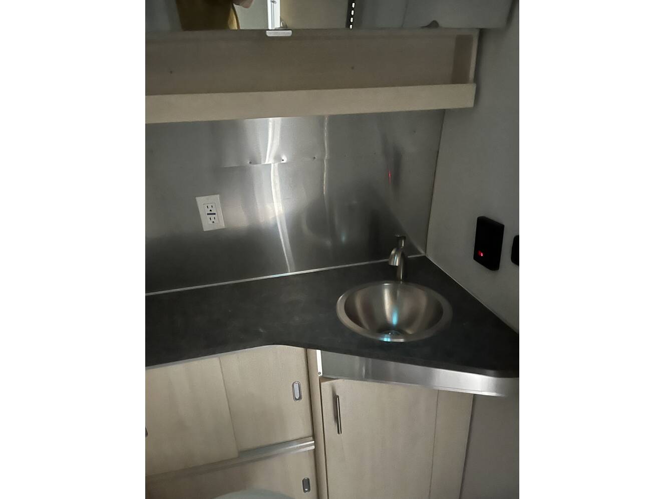 A photo of this 2022 Airstream FLYING CLOUD 25FB TWIN