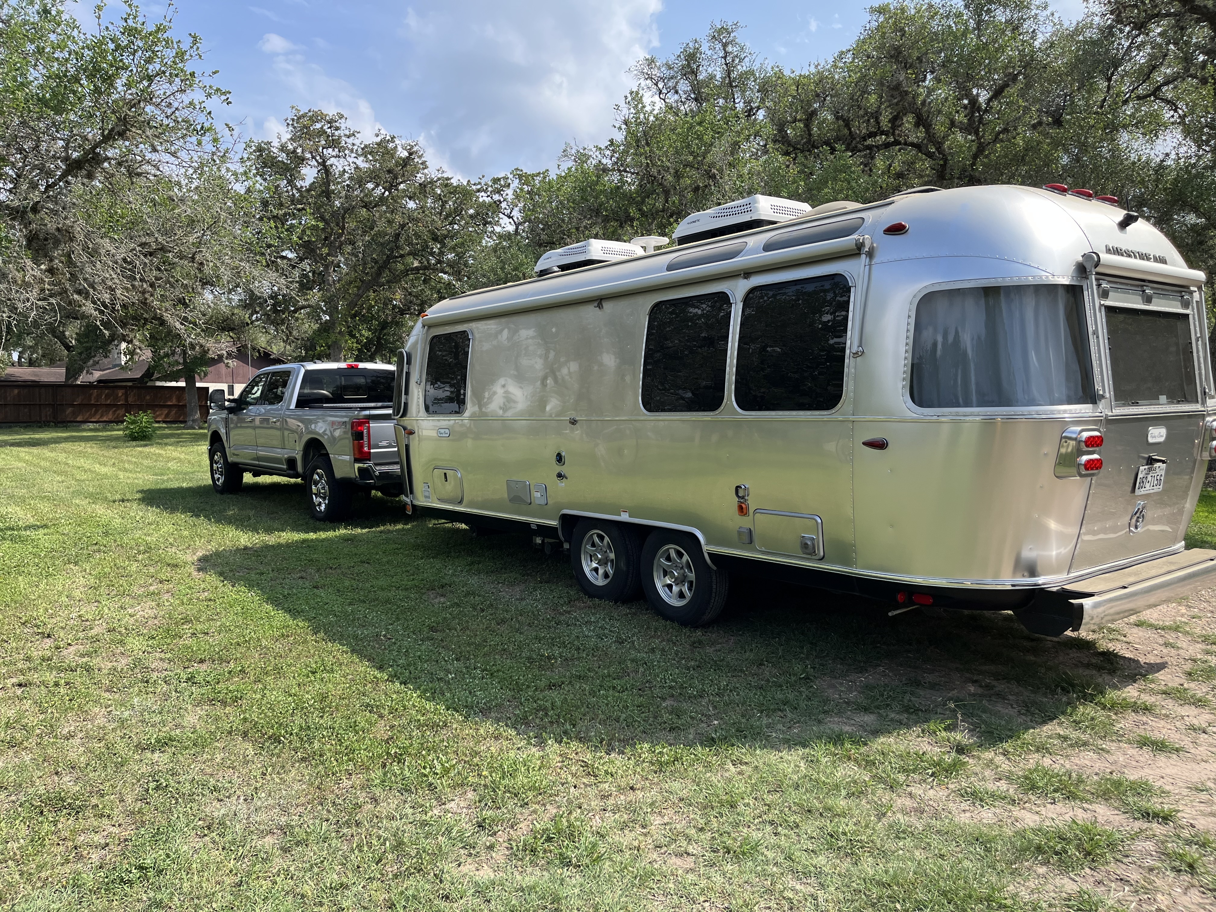 2022 Airstream FLYING CLOUD 25FB TWIN in victoria TX