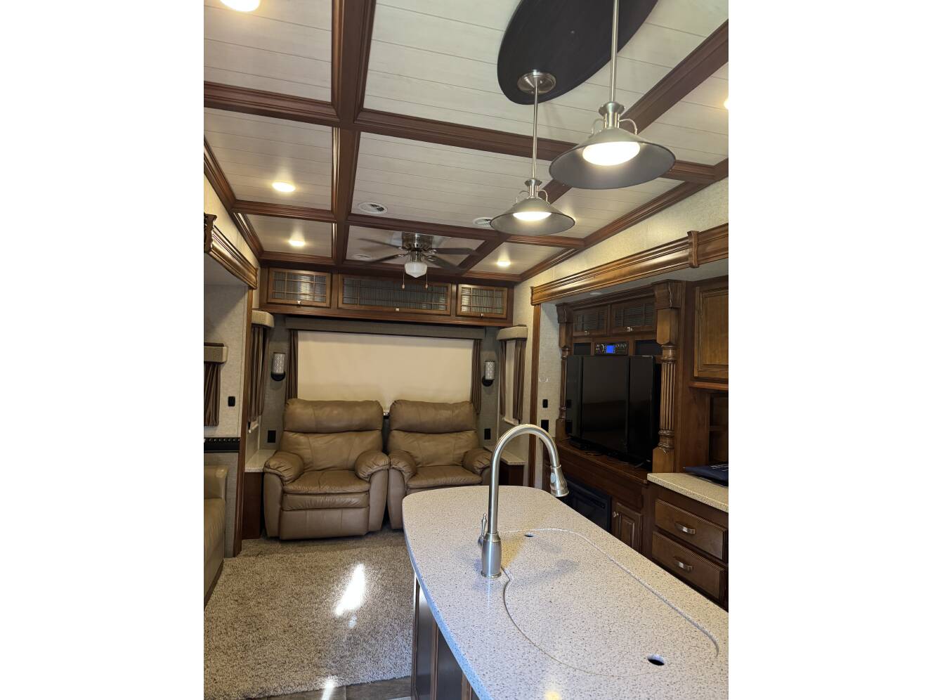 A photo of this 2016 Heartland BIGHORN 300RL