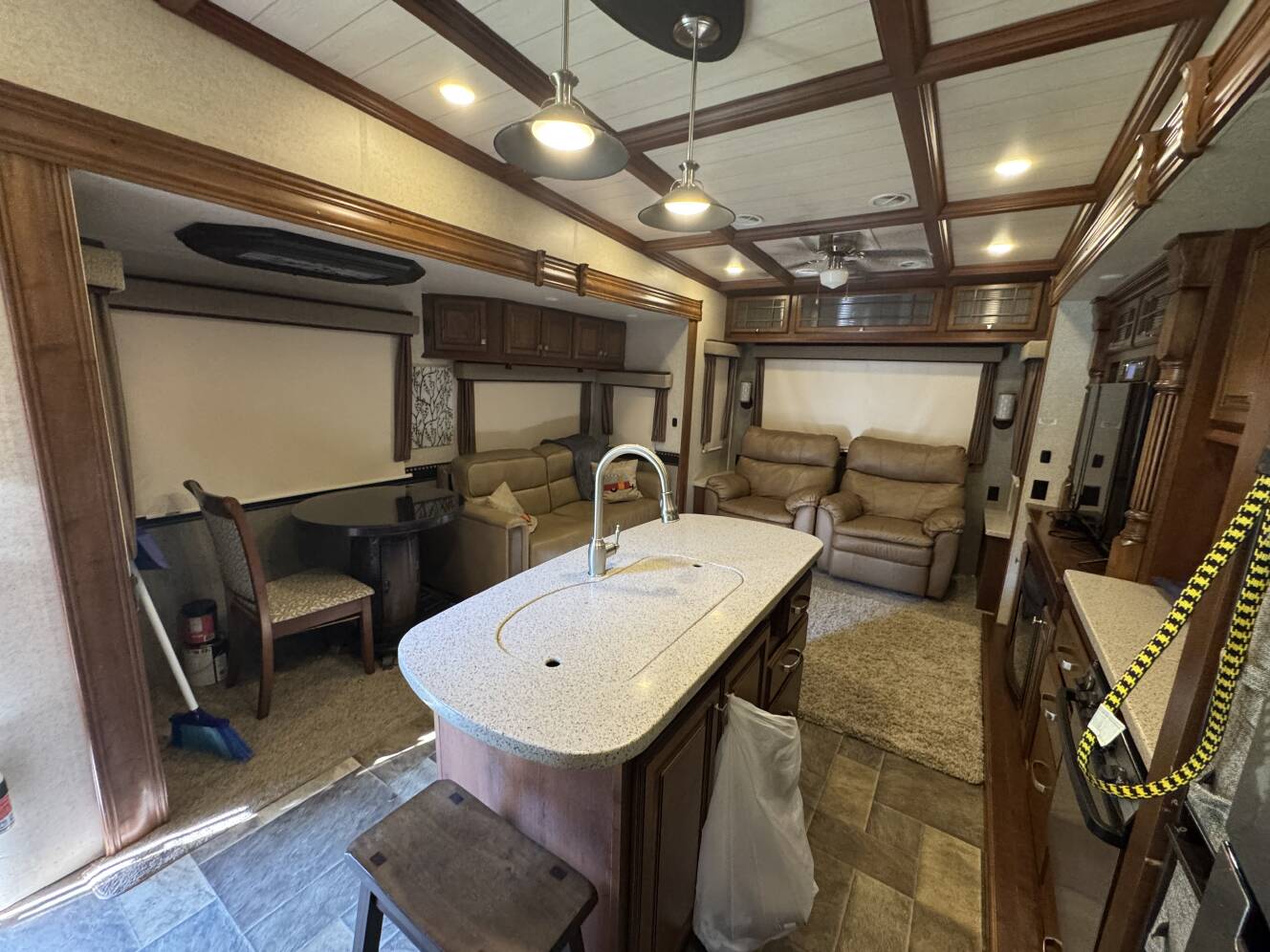 A photo of this 2016 Heartland BIGHORN 300RL
