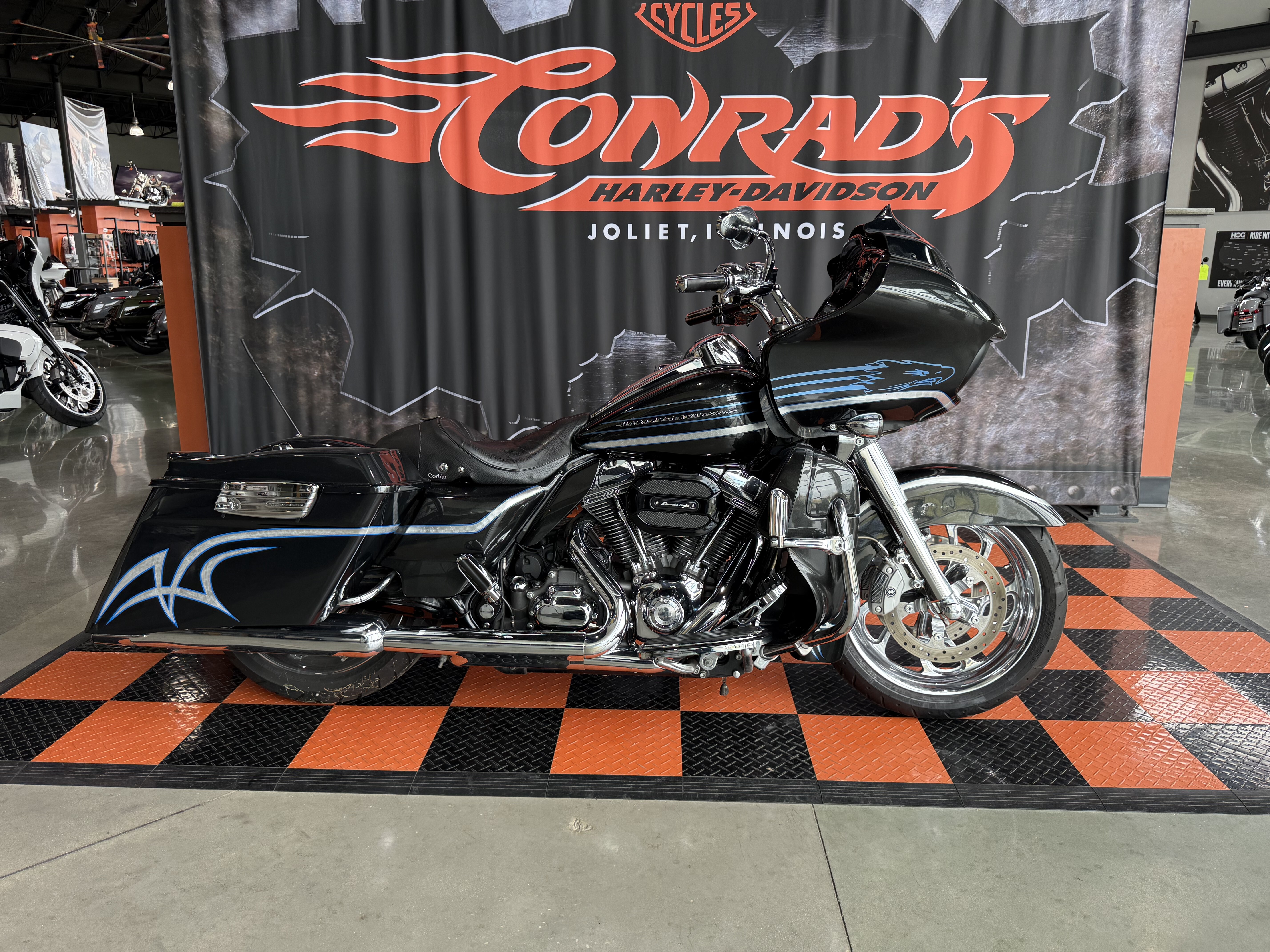 2009 Harley-Davidson CVO™ Road Glide® CVO in Shorewood, IL