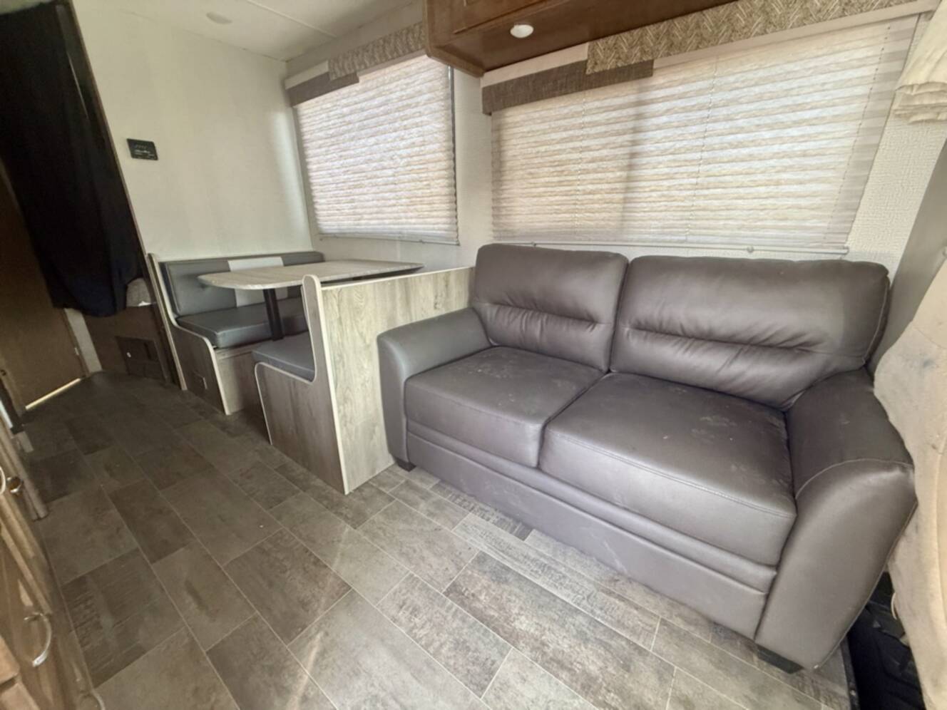 A photo of this 2018 Winnebago OUTLOOK 25J