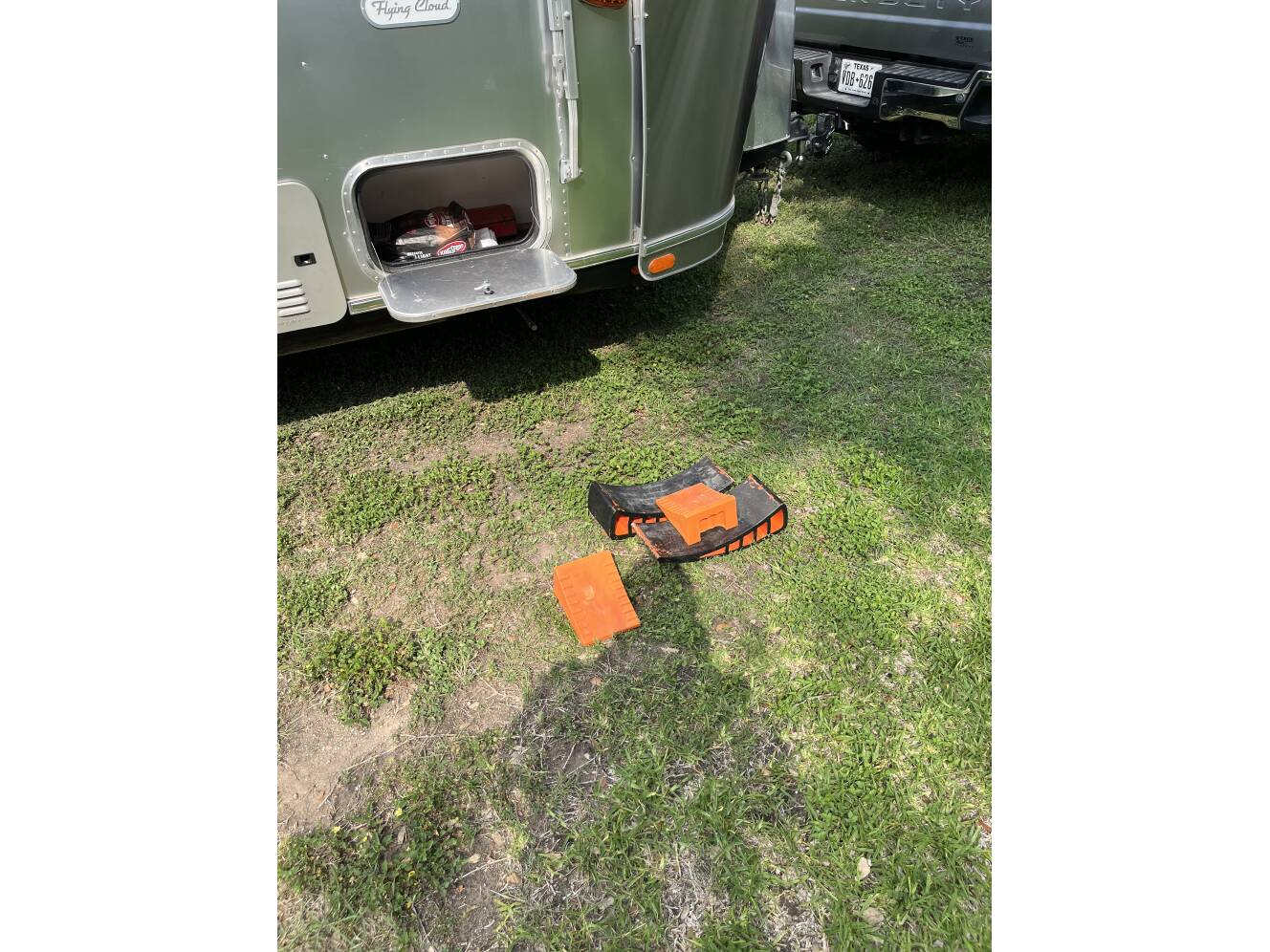 A photo of this 2022 Airstream FLYING CLOUD 25FB TWIN