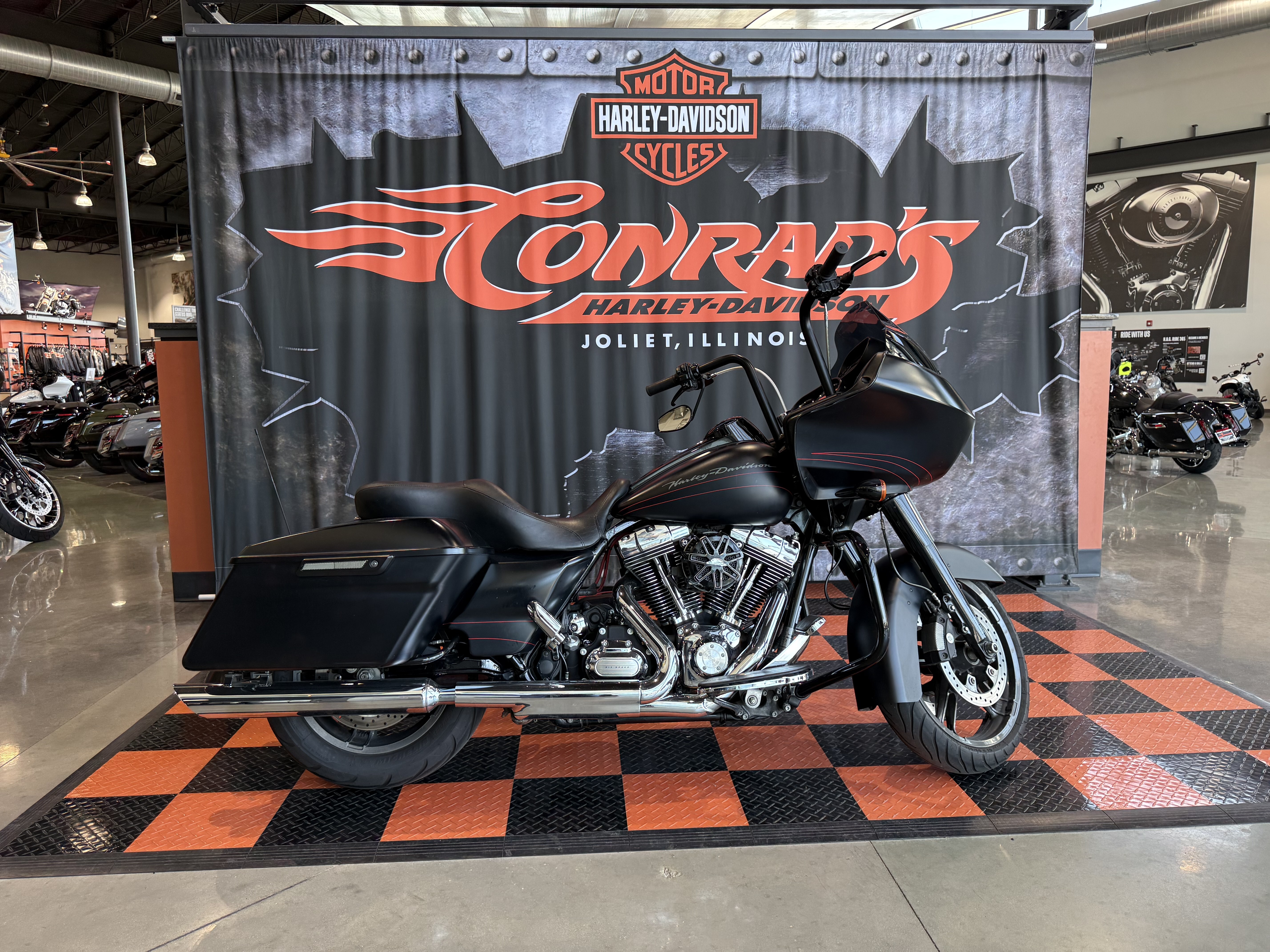 2011 Harley-Davidson Road Glide® Custom CUSTOM in Shorewood, IL