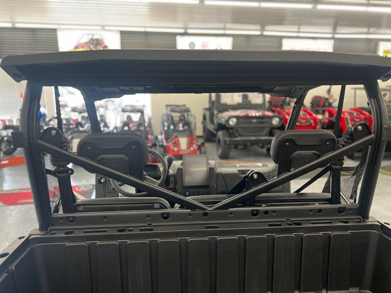 A photo of this 2025 Segway Powersports UT6 P