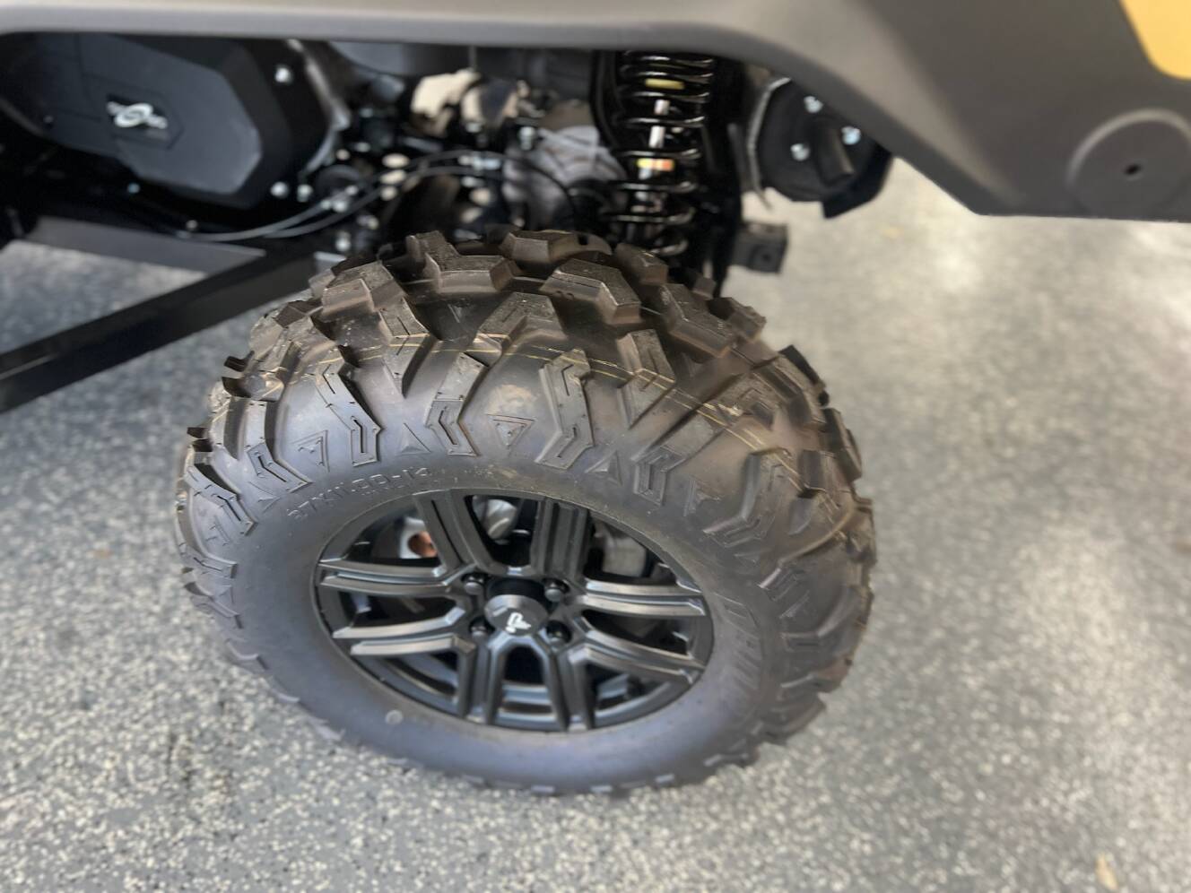 A photo of this 2025 Segway Powersports UT6 P
