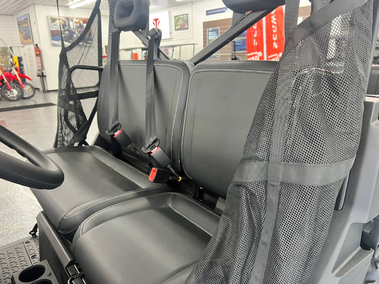 A photo of this 2025 Segway Powersports UT6 P