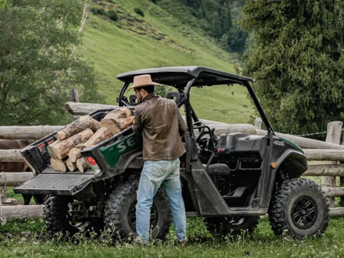 A photo of this 2025 Segway Powersports UT6 P