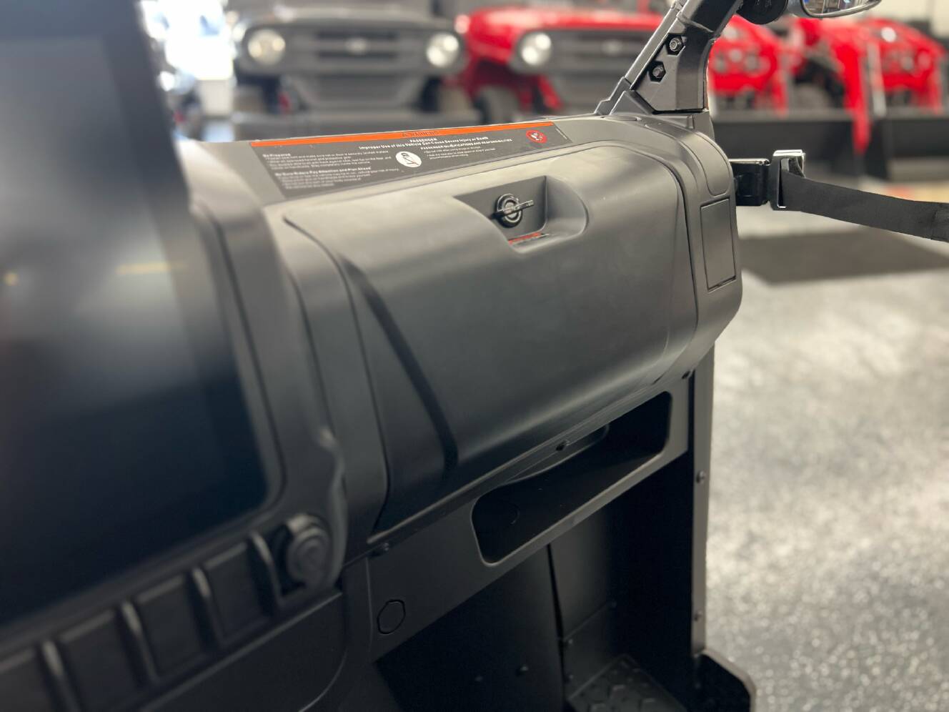 A photo of this 2025 Segway Powersports UT6 P