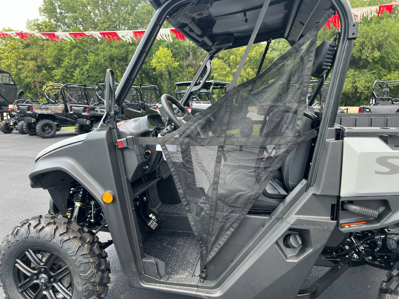 A photo of this 2025 Segway Powersports UT6 P