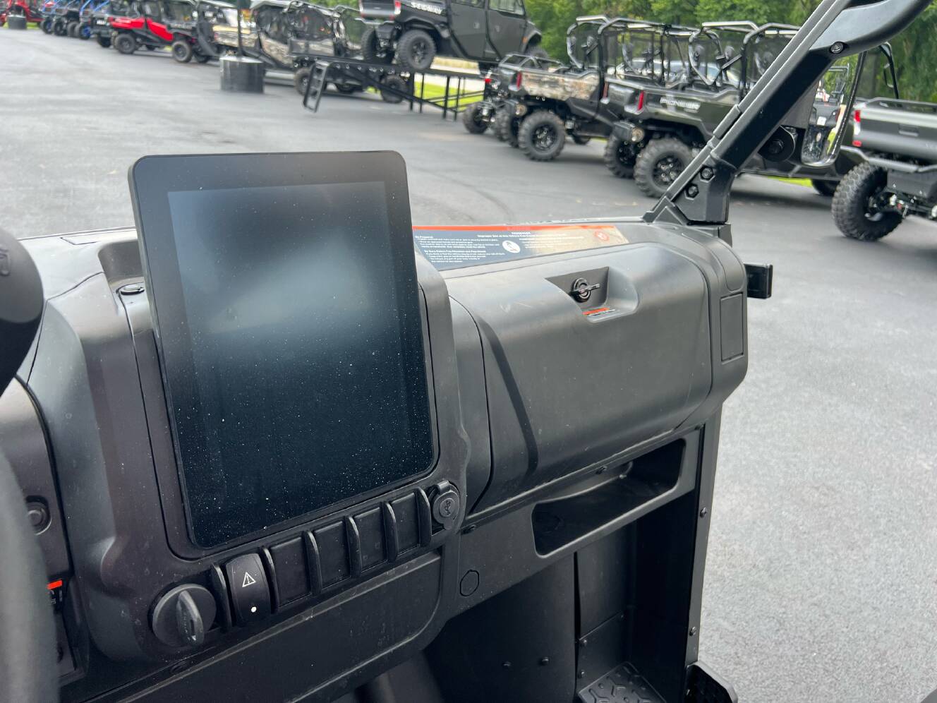 A photo of this 2025 Segway Powersports UT6 P