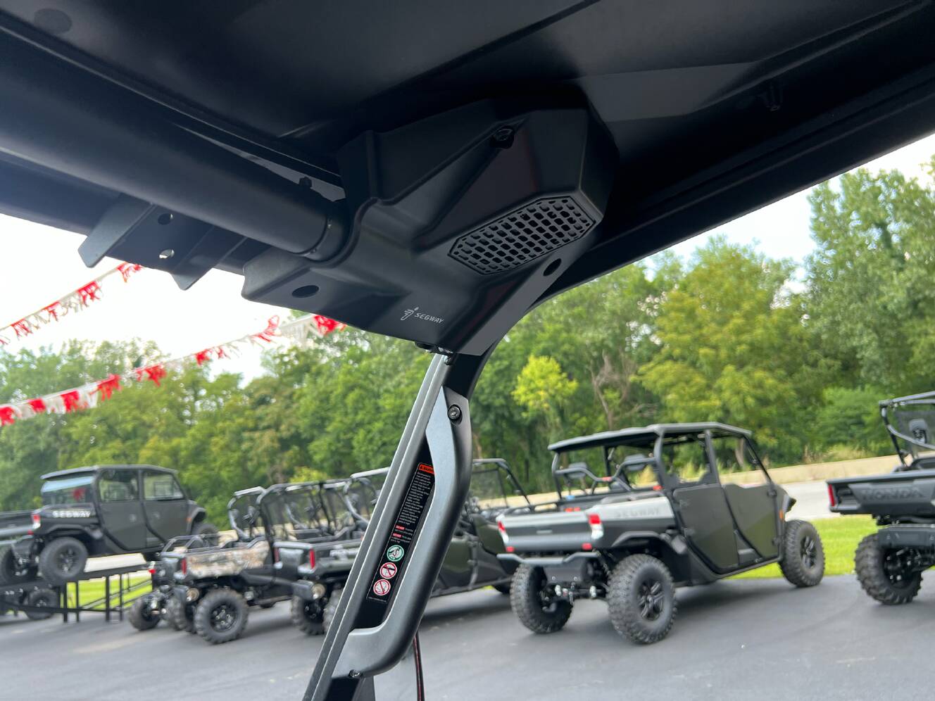 A photo of this 2025 Segway Powersports UT6 P