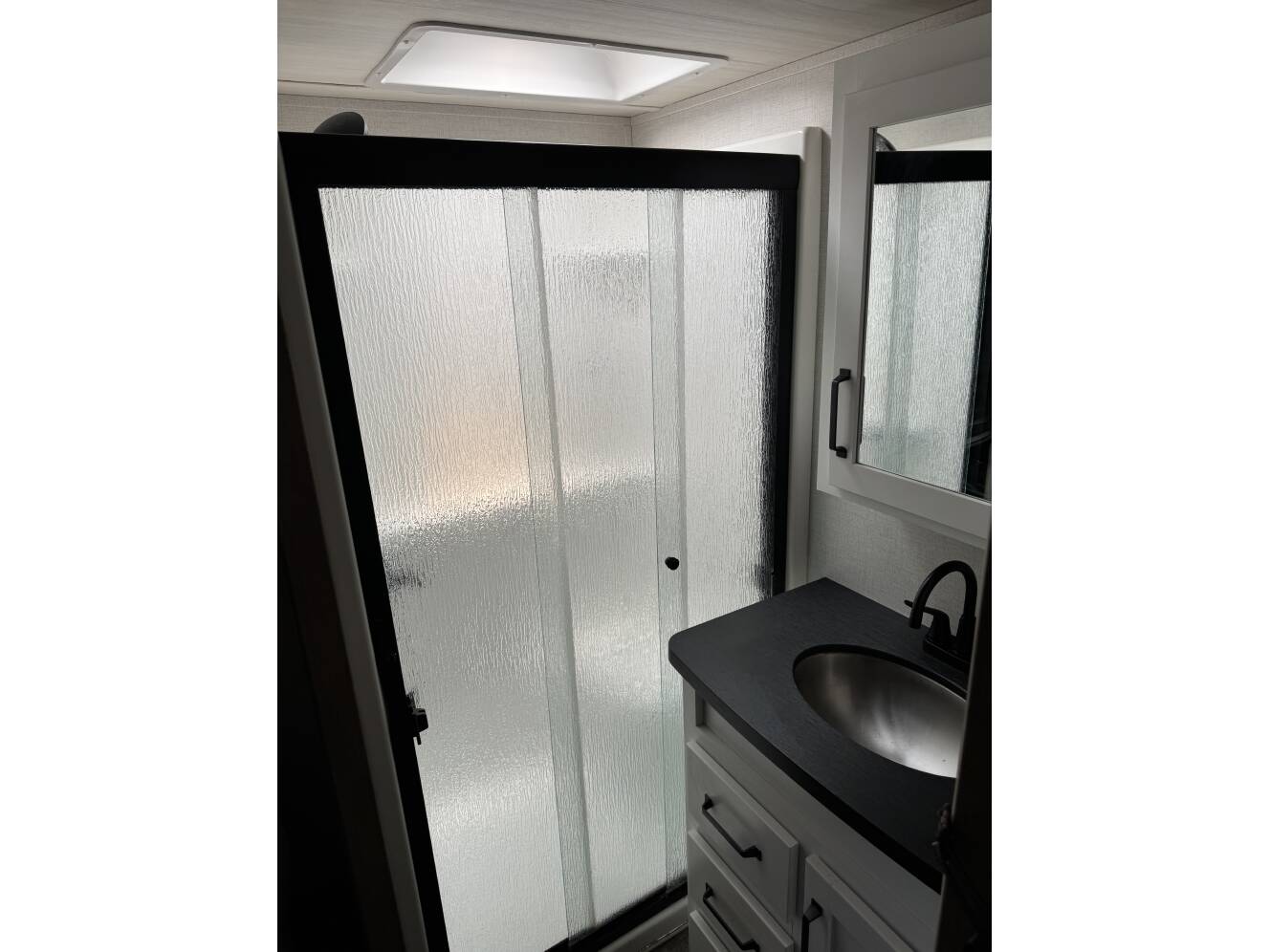 A photo of this 2022 Keystone RAPTOR 423