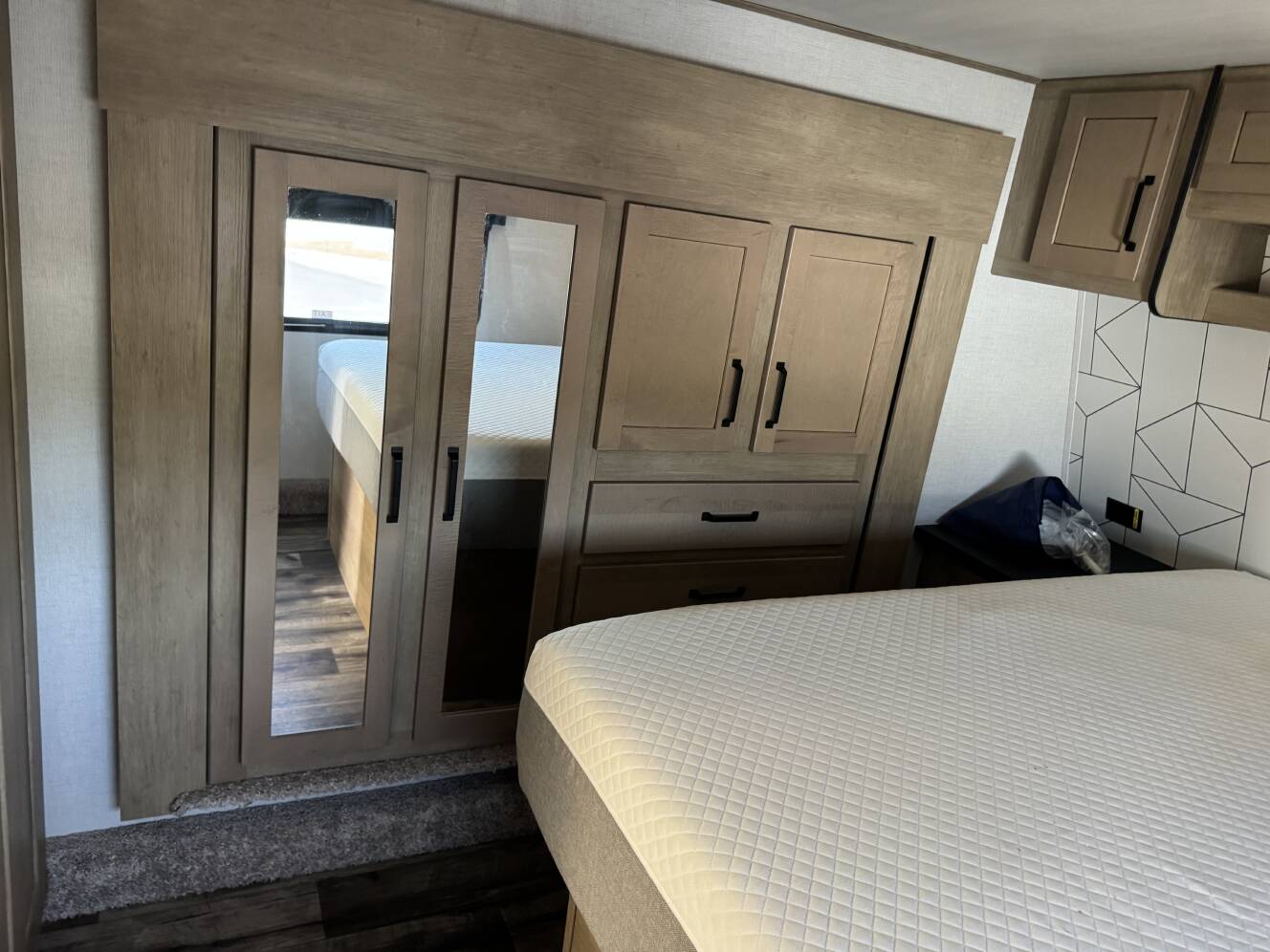 A photo of this 2022 Keystone RAPTOR 423