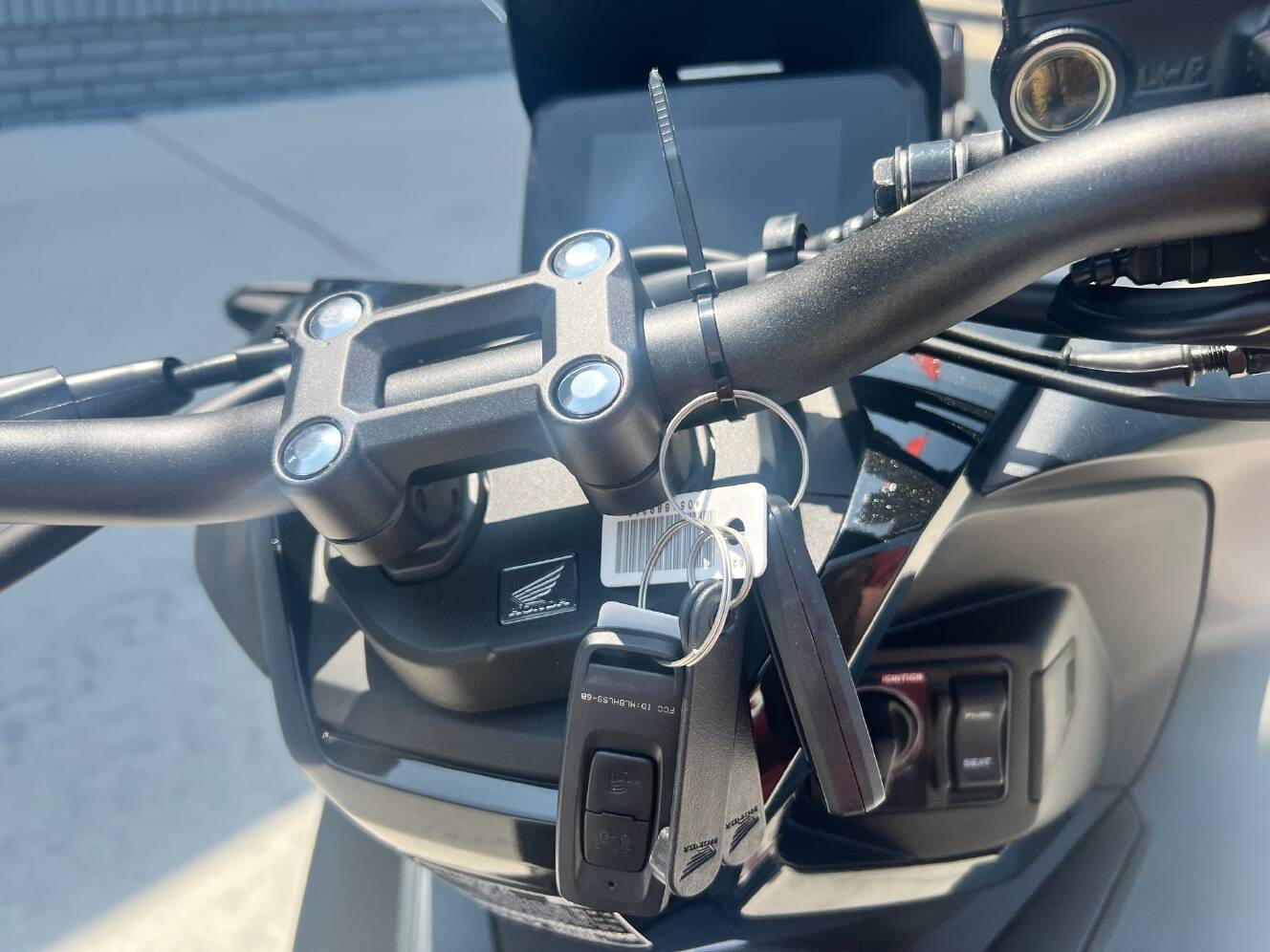 A photo of this 2027 Honda ADV160