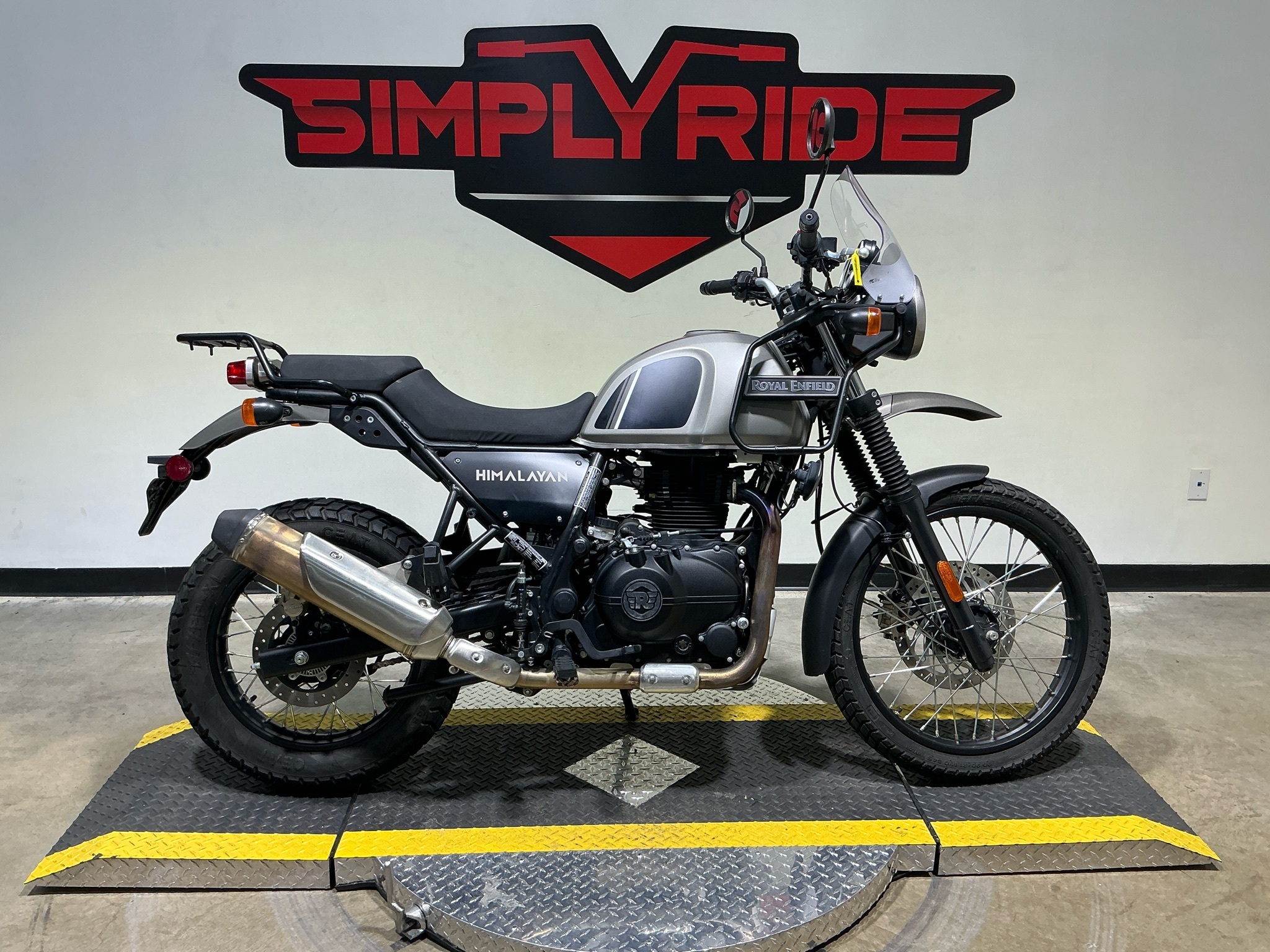2021 Royal Enfield Himalayan 411 EFI ABS in Eden Prairie, MN