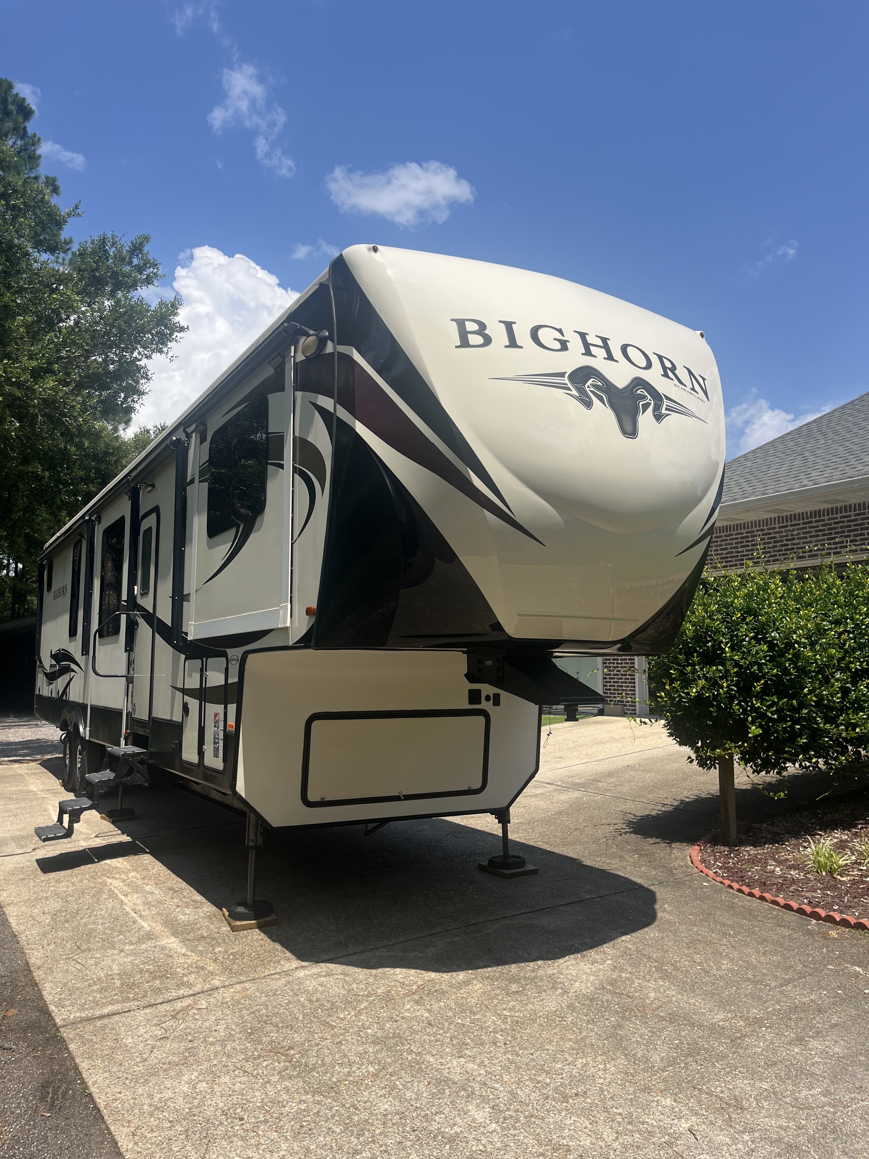 2019 Heartland BIGHORN 3950FL RV