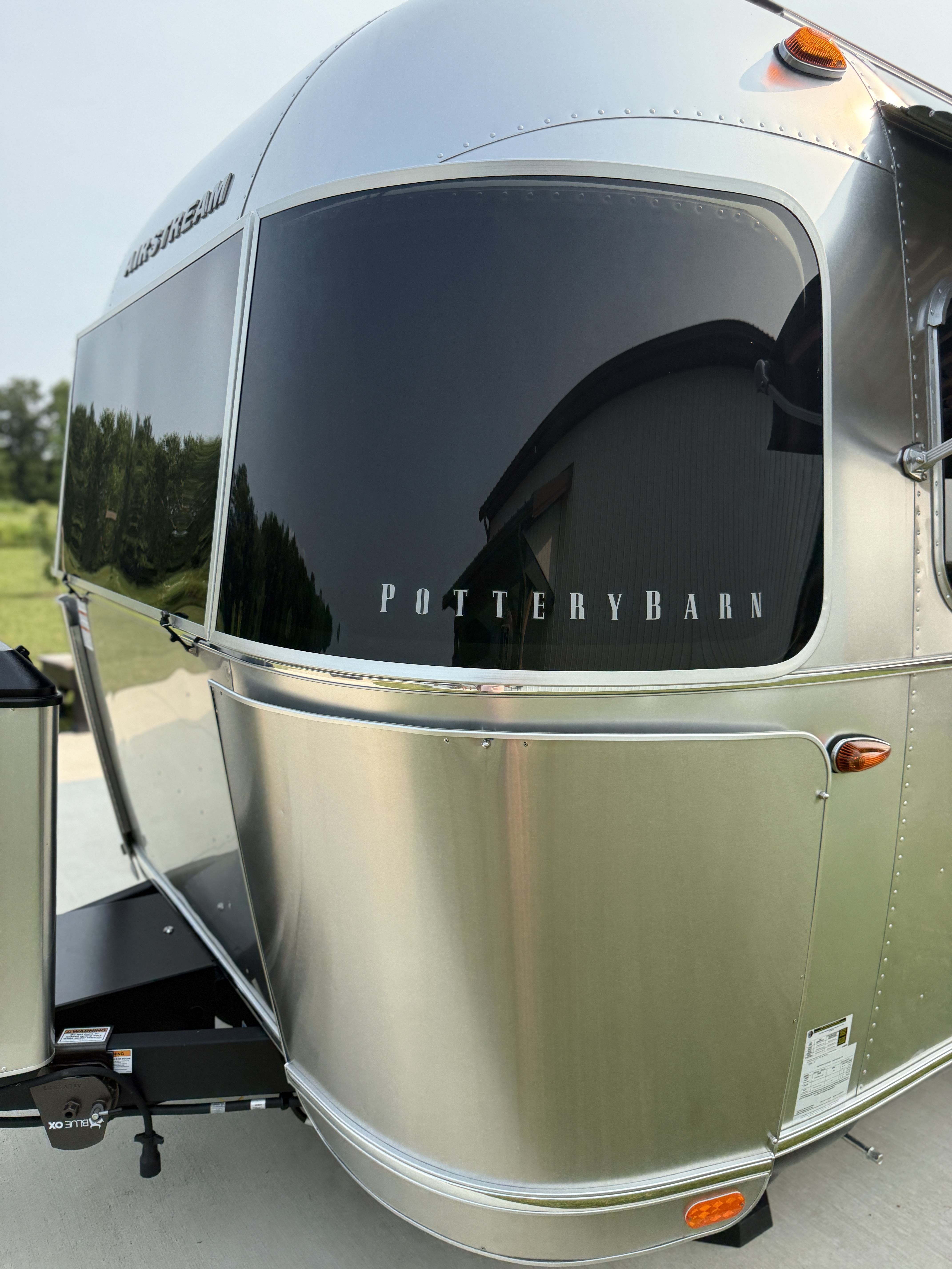 2025 Airstream POTTERY BARN SPECIAL EDITION 28RBT in marysville OH