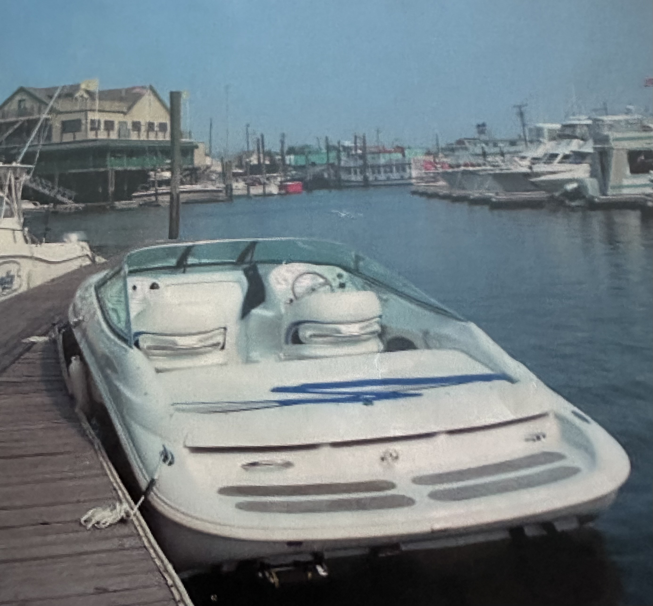 1998 Baja 272 PERFORMANCE Cuddy Cabin Boat boat