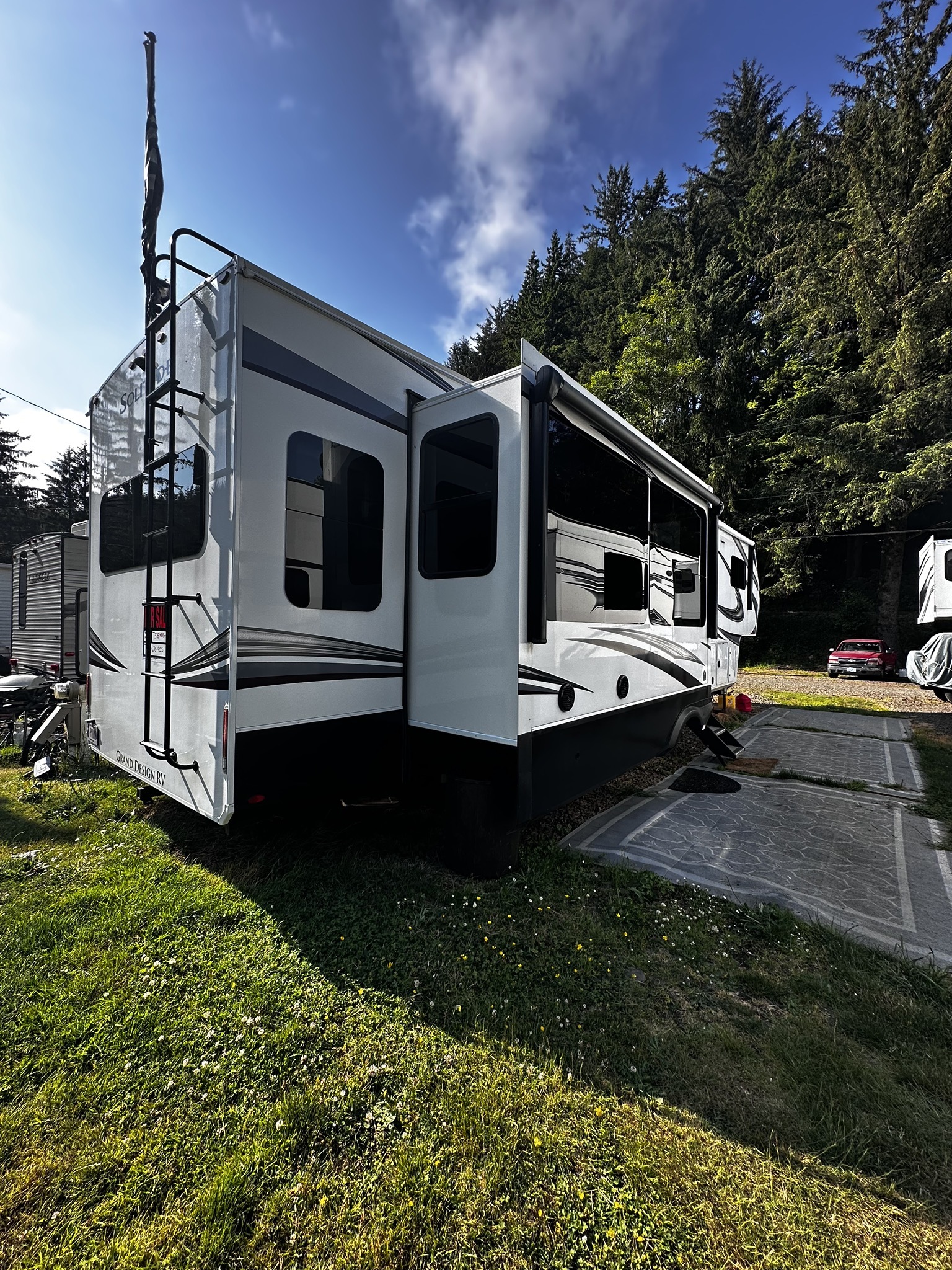 2021 Grand Design SOLITUDE 378MBS-R in tillamook OR