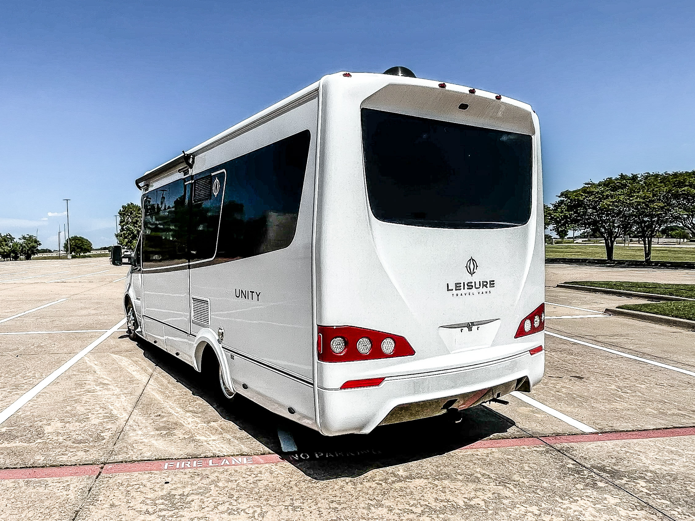 2023 Leisure Travel UNITY U24FX in hickory creek TX
