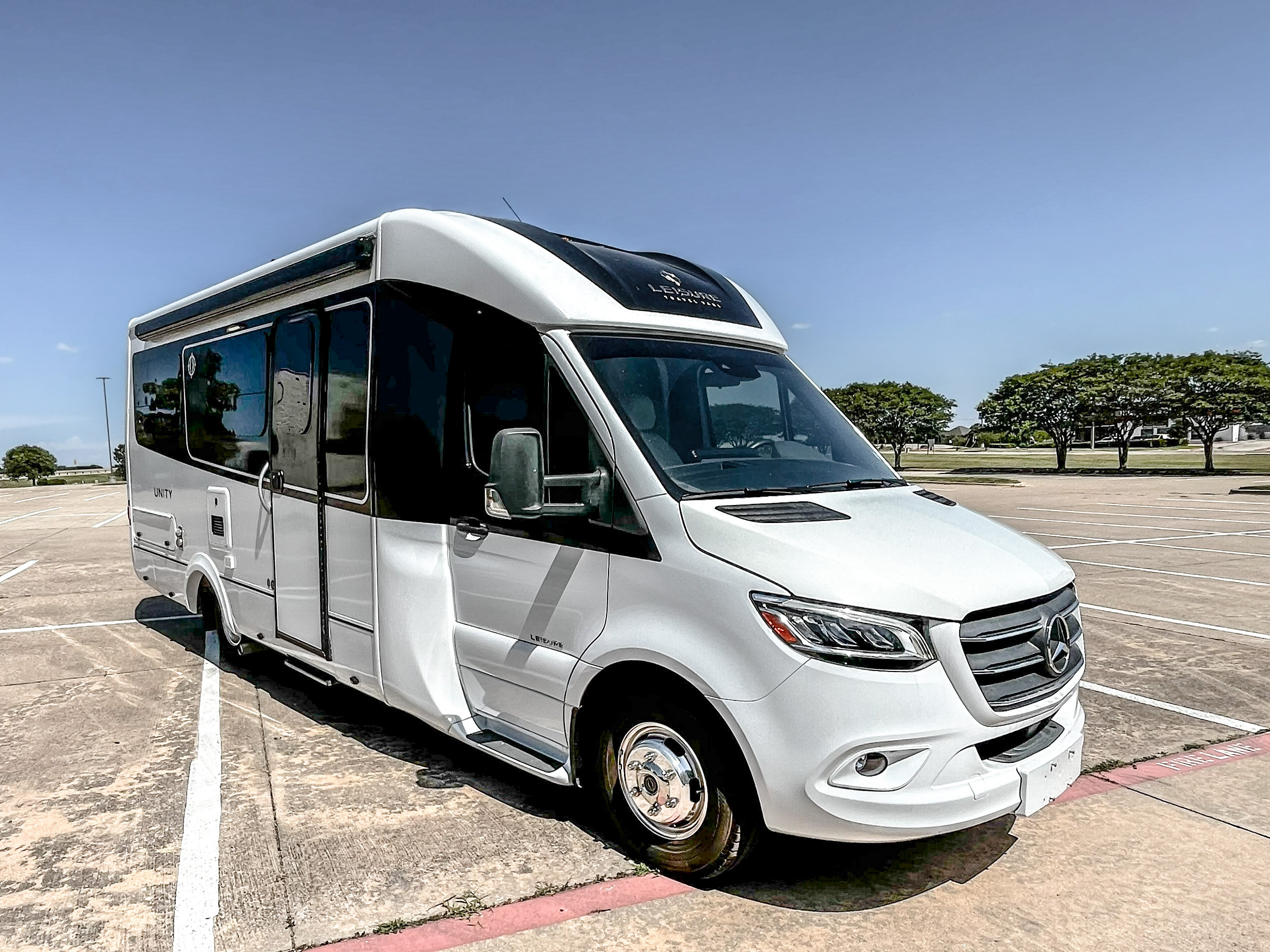 2023 Leisure Travel UNITY U24FX in hickory creek TX