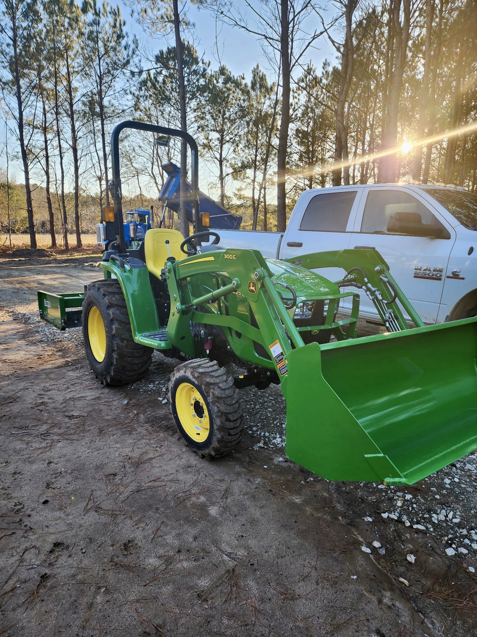 2023 JOHN DEERE 3025 E in Bonneau, SC