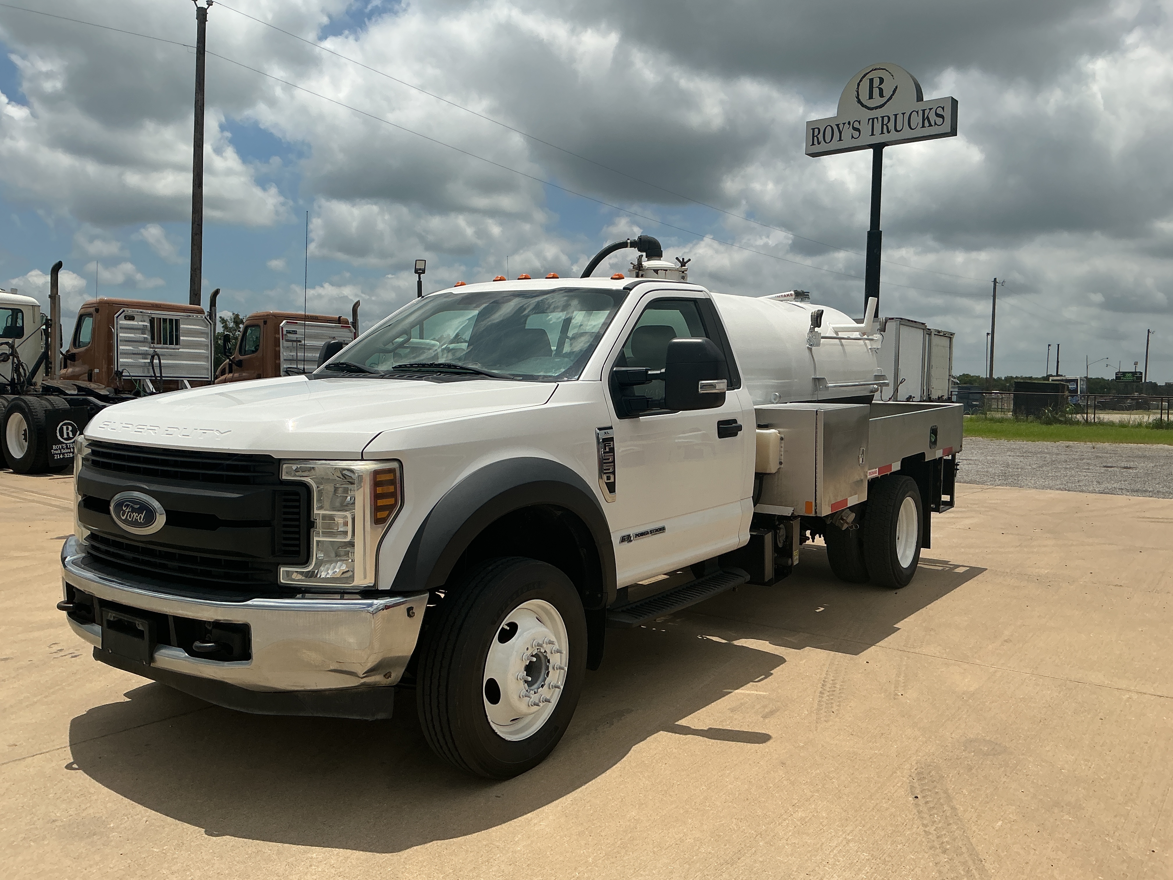 2019 FORD F550 in Caddo Mills, TX