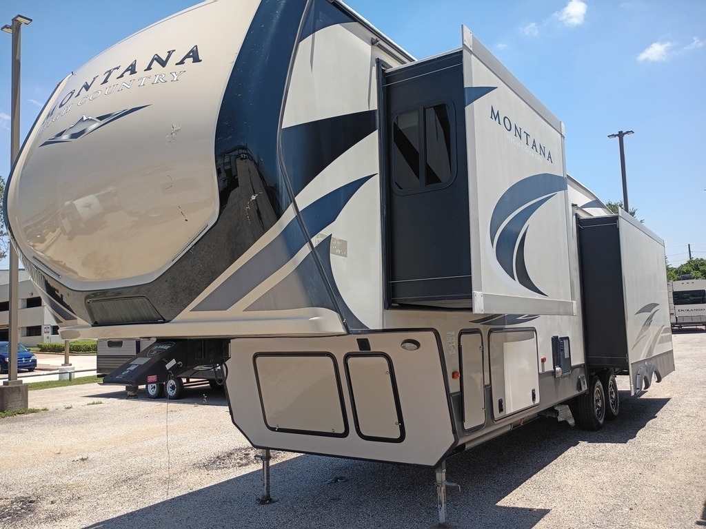 2019 Keystone Montana High Country 331RL in houston TX