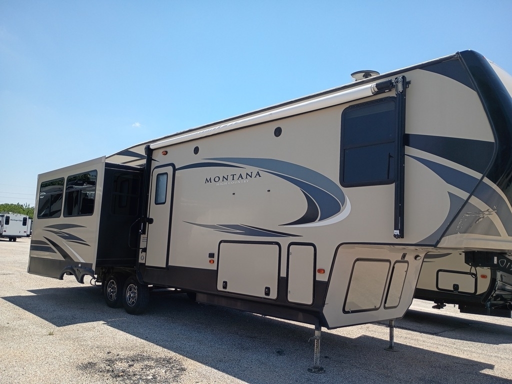 2019 Keystone Montana High Country 331RL in houston TX