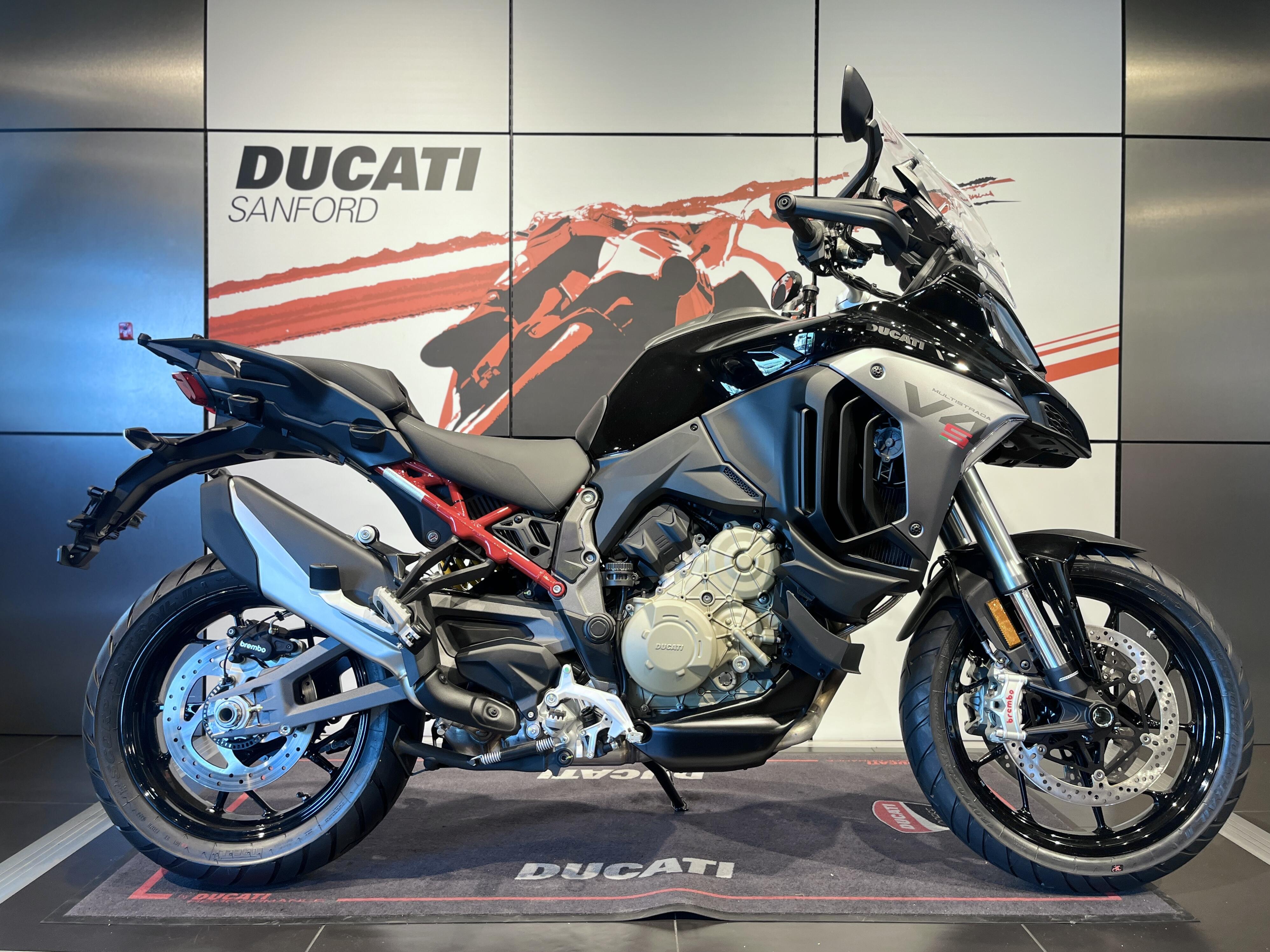 2025 Ducati MULTISTRADA V4S TRAVEL RADAR V4 S in Sanford, FL