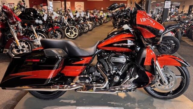 2017 Harley-Davidson CVO Street Glide CVO in Boyertown, PA