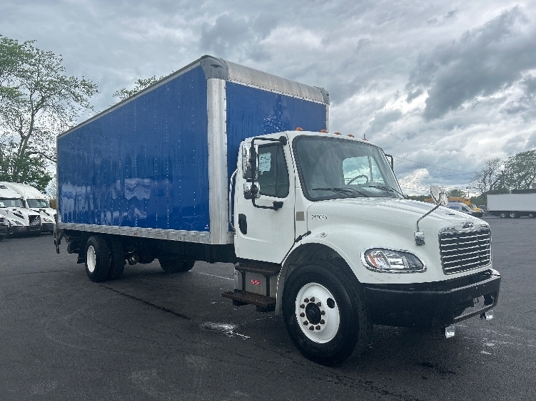 2019 FREIGHTLINER BUSINESS CLASS M2 106 in Lexington, KY