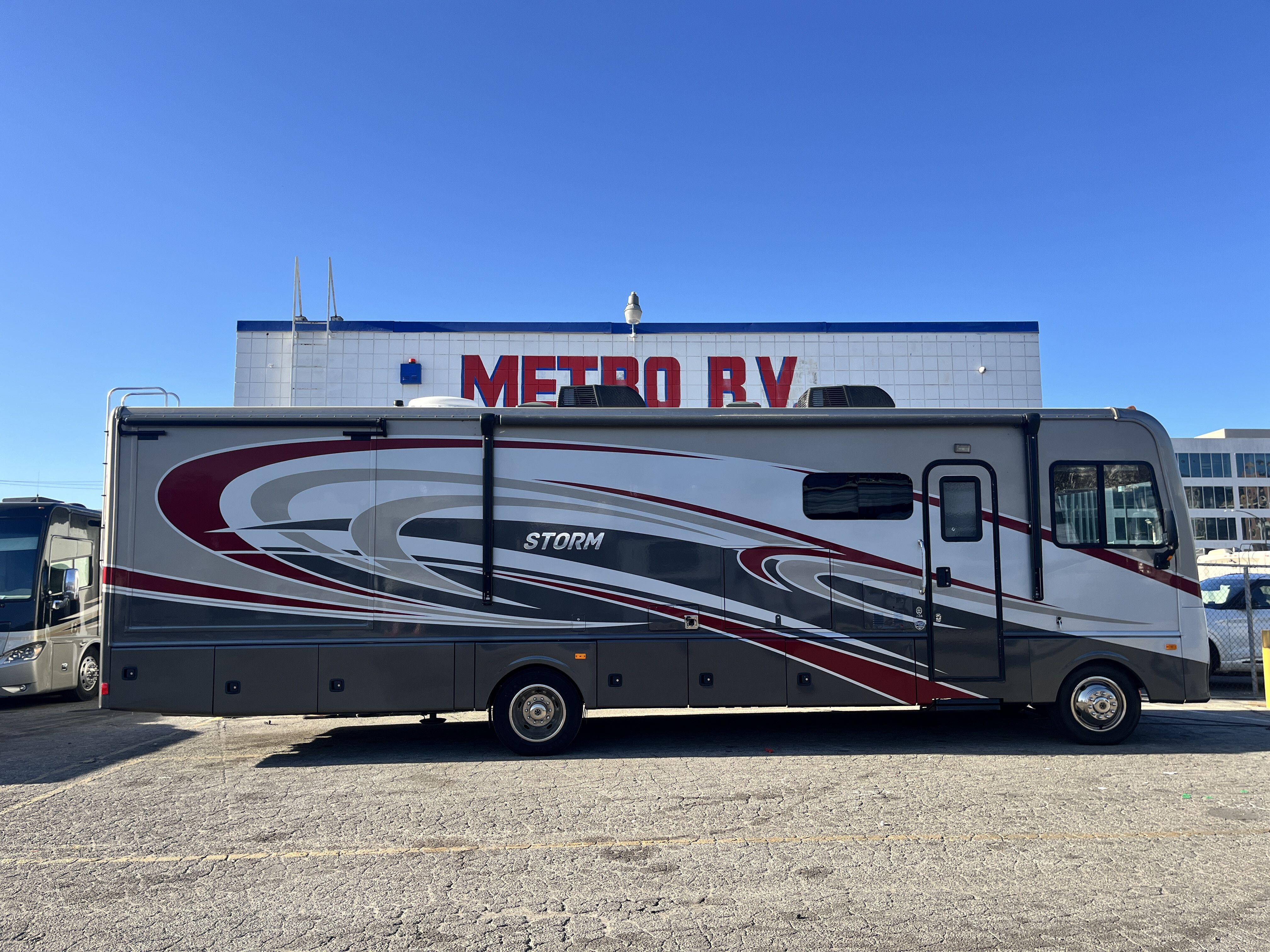 2017 Fleetwood Storm 32A in burbank CA