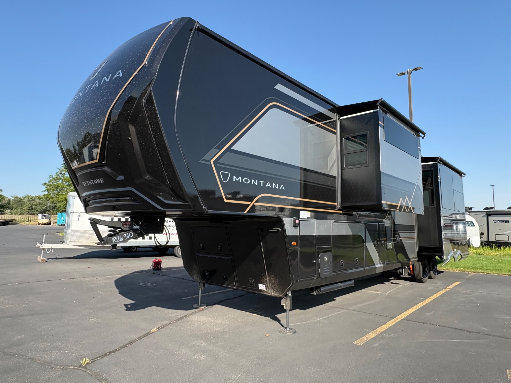 2027 Keystone Montana 3900RK in billings MT