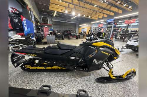 2026 Ski-Doo SUMMIT NEOP 6EFI E BK HAC 146 1.75 26 600 EFI 85 in lakewood CO