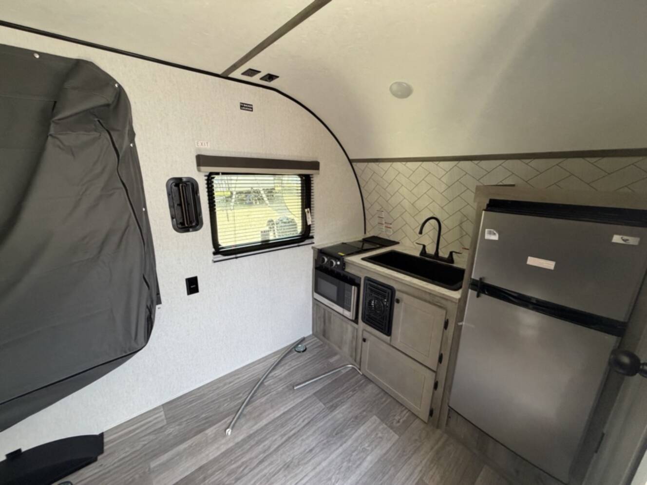 A photo of this 2027 Sun Lite SUN-LITE 14THX