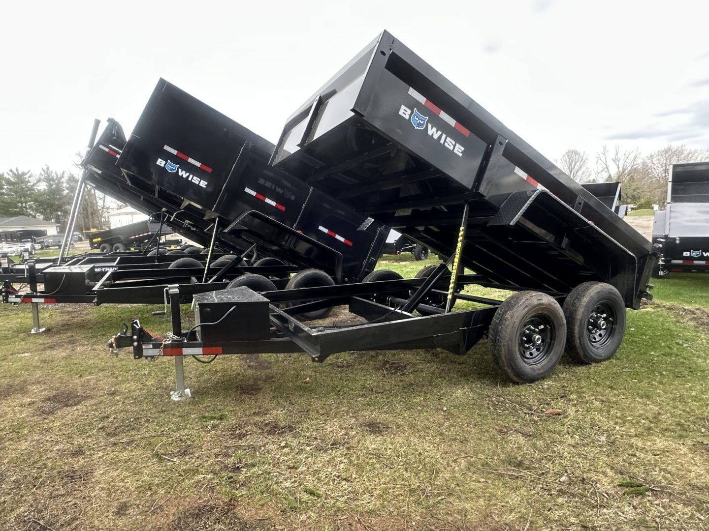 BWise 6x12 dump trailer in North Ridgeville, OH