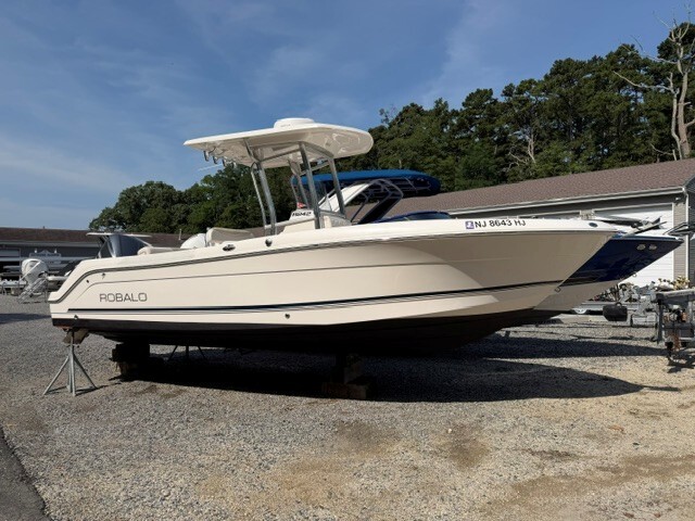 2016 Robalo R242 in brick NJ