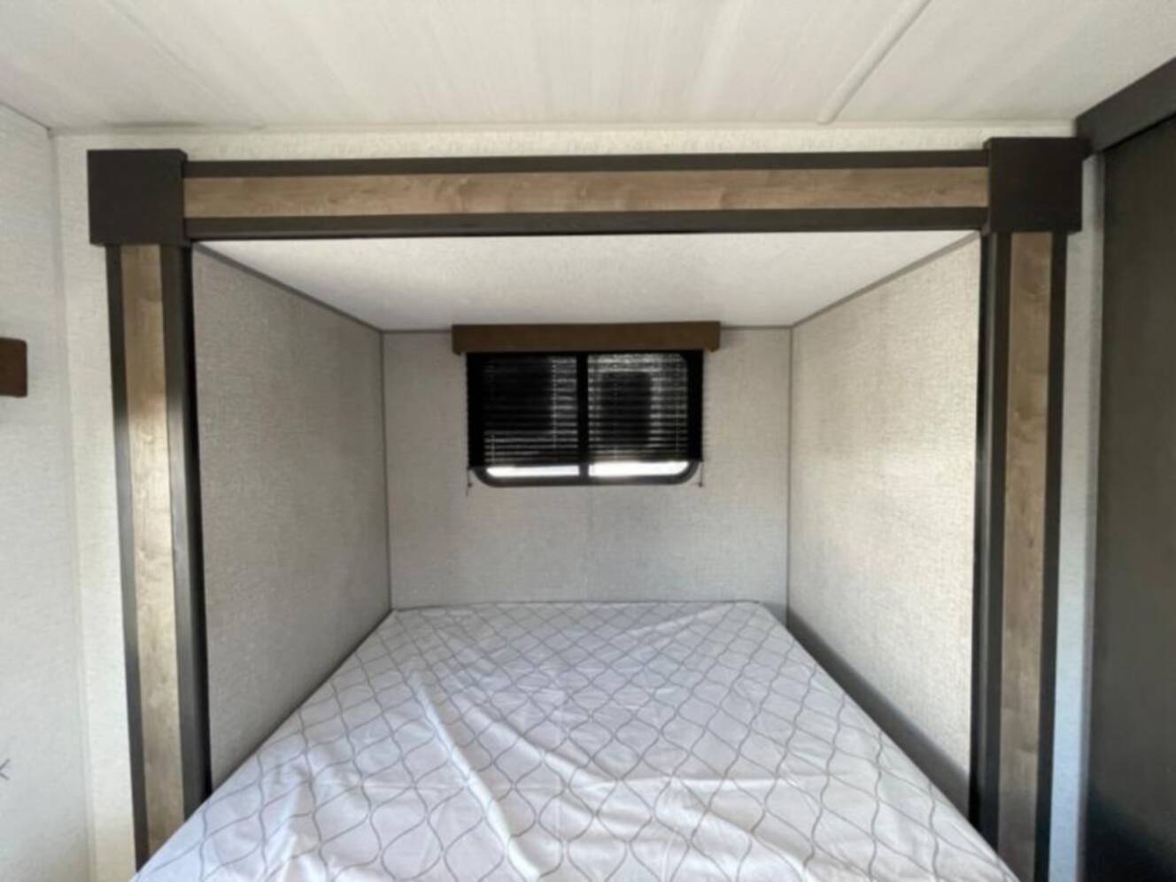 A photo of this 2025 Keystone Springdale 241FK