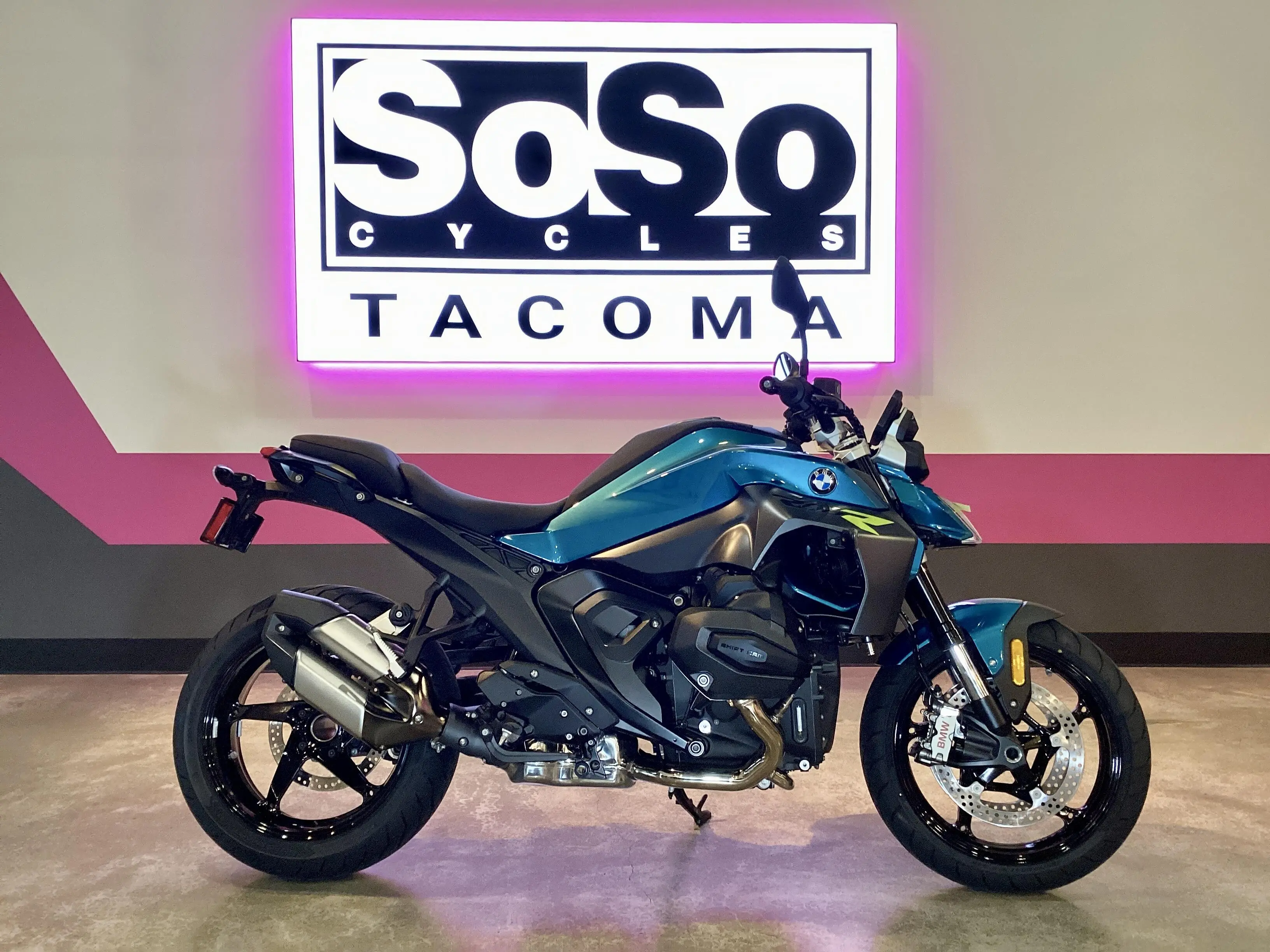 2026 BMW R 1300 R