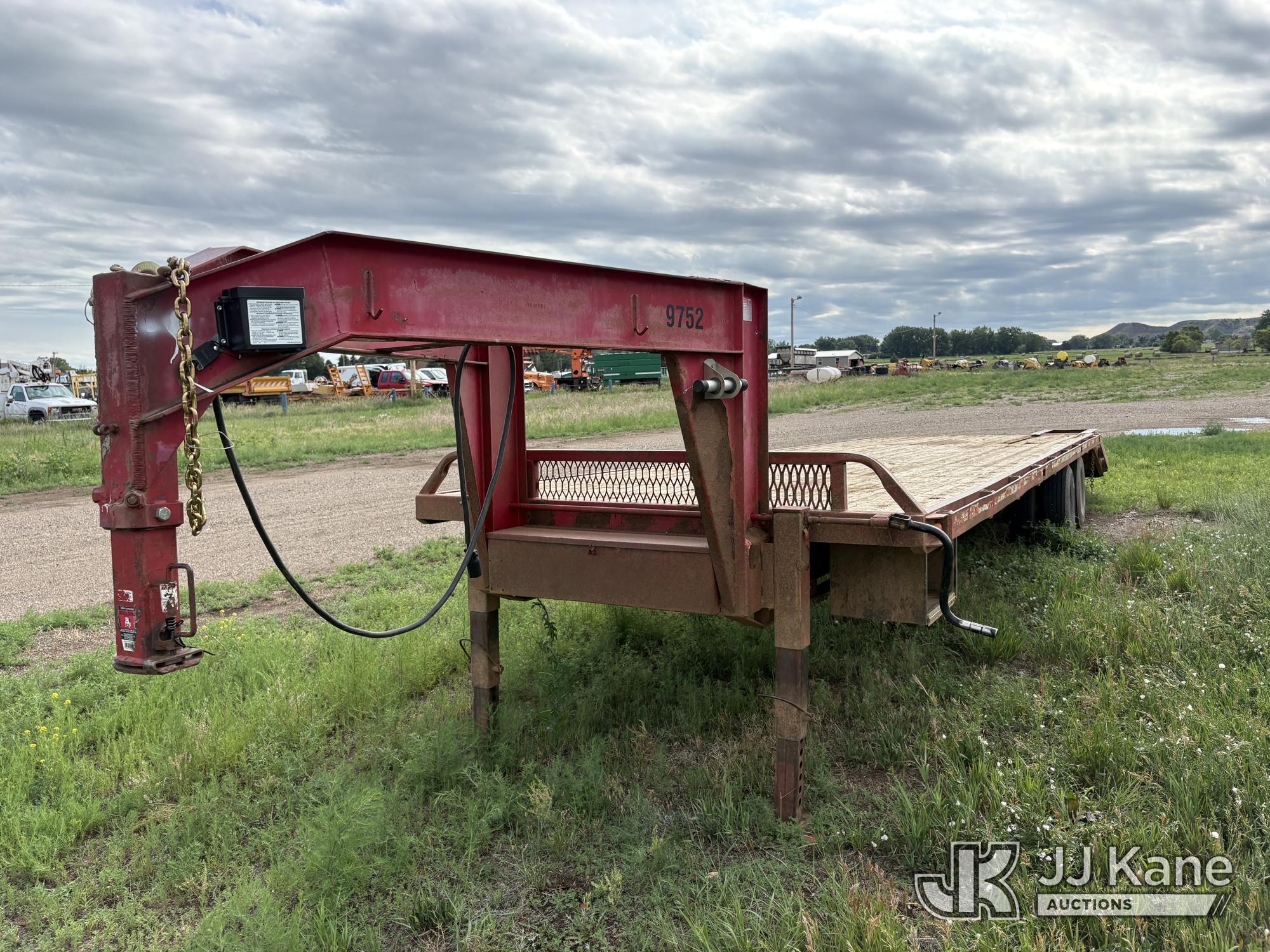 2000 SCW Trailer in Glendive, MT