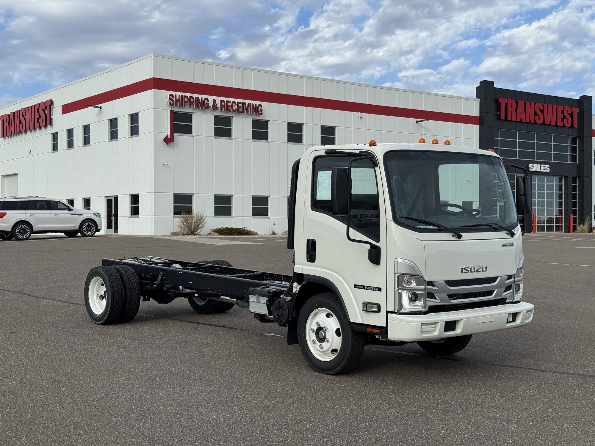 2025 ISUZU NRR GAS in Saint Michael, MN