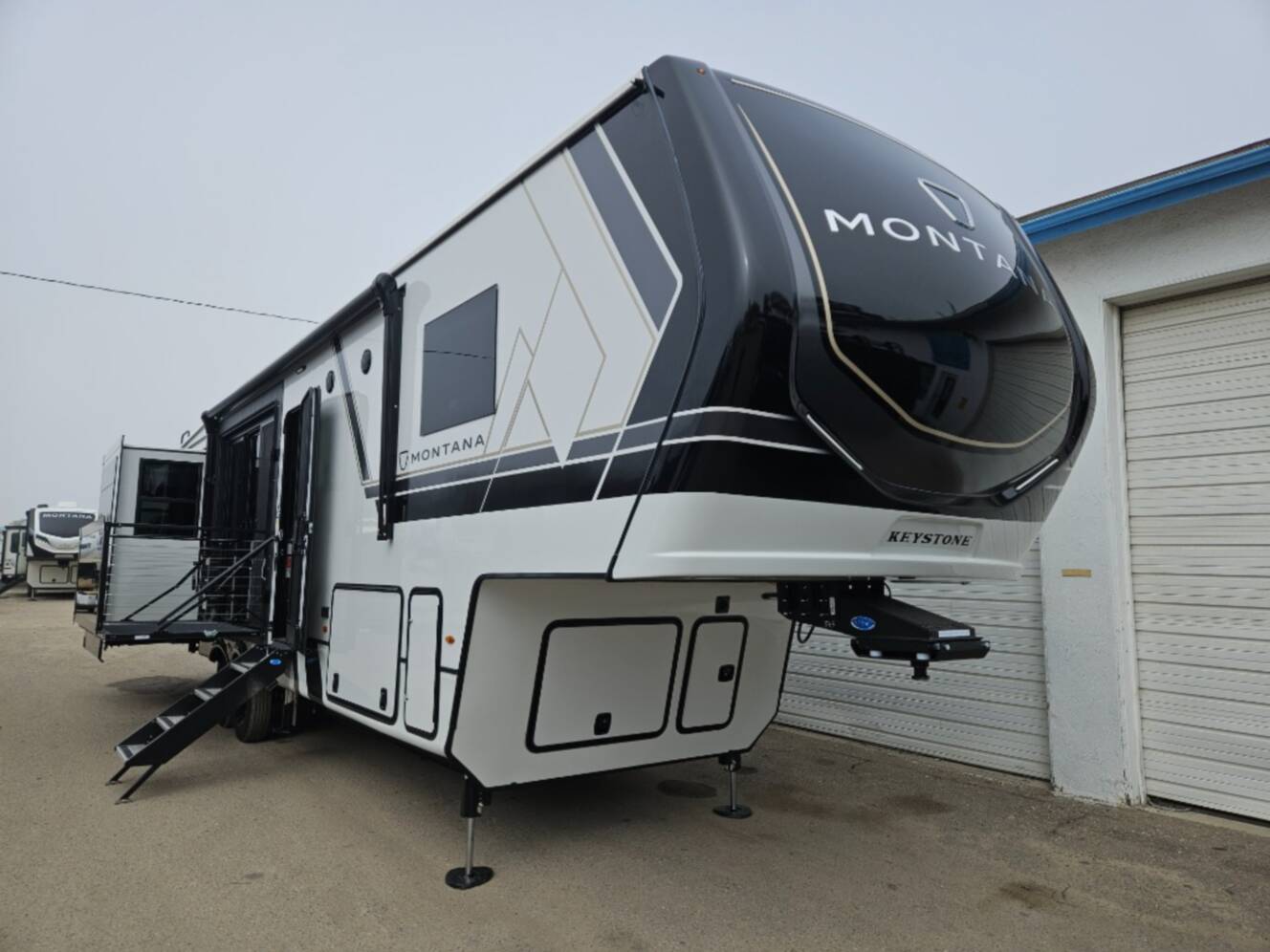 A photo of this 2026 Keystone Rv Montana 3532SP