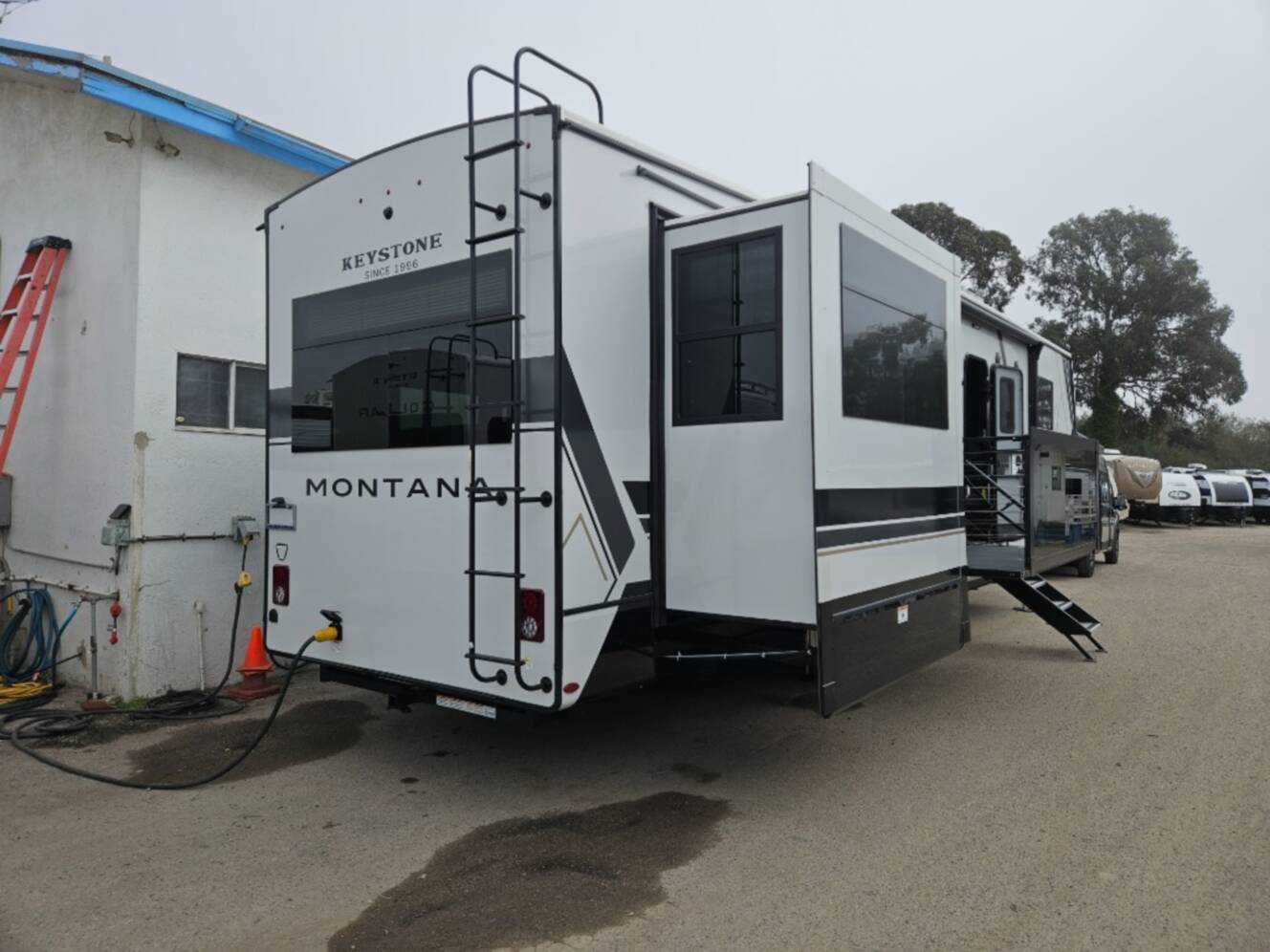 A photo of this 2026 Keystone Rv Montana 3532SP